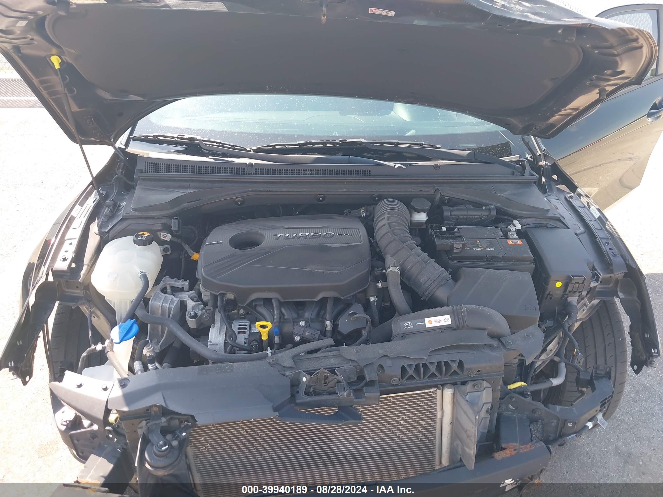 HYUNDAI VELOSTER image 10