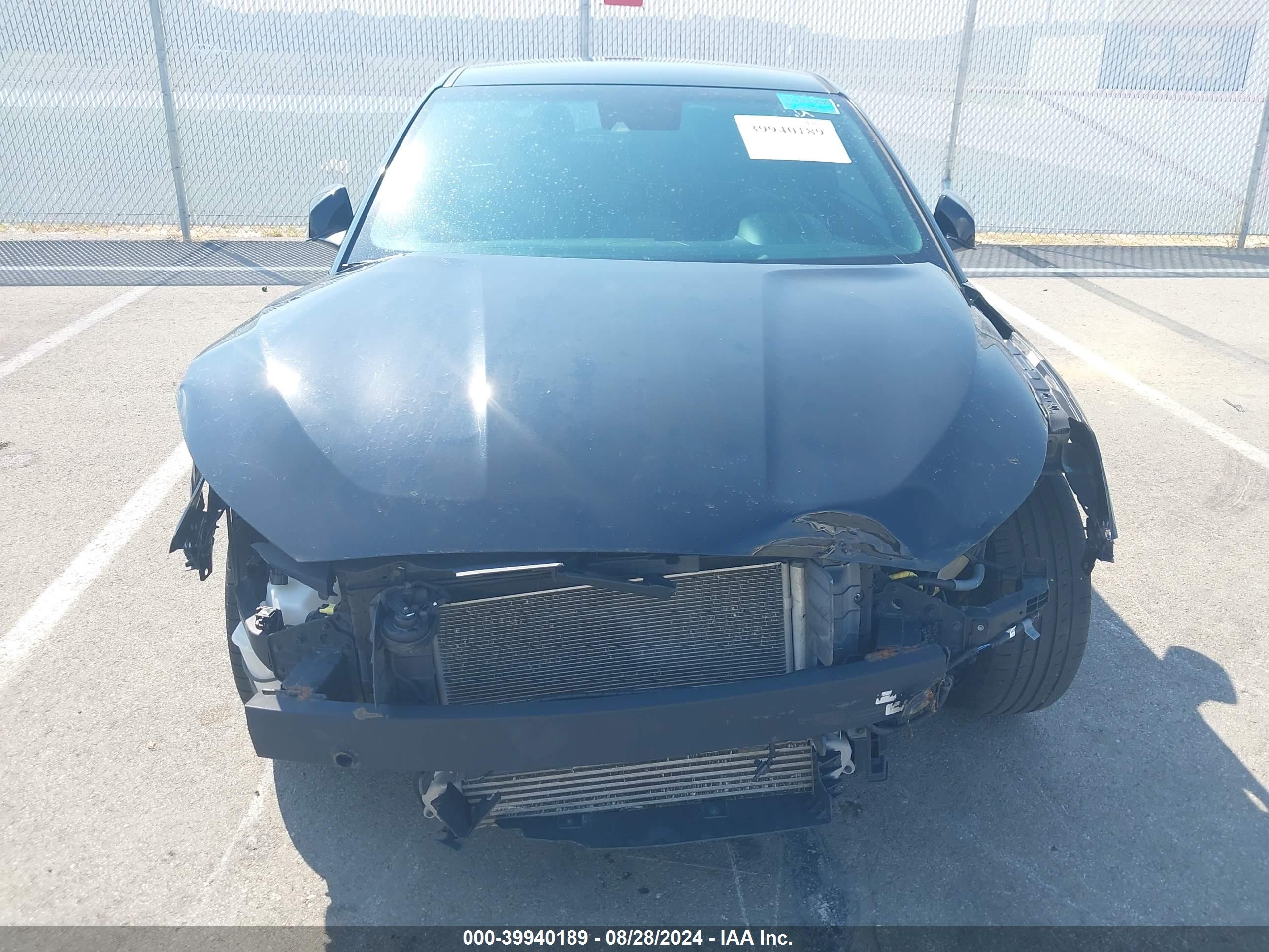 HYUNDAI VELOSTER image 6