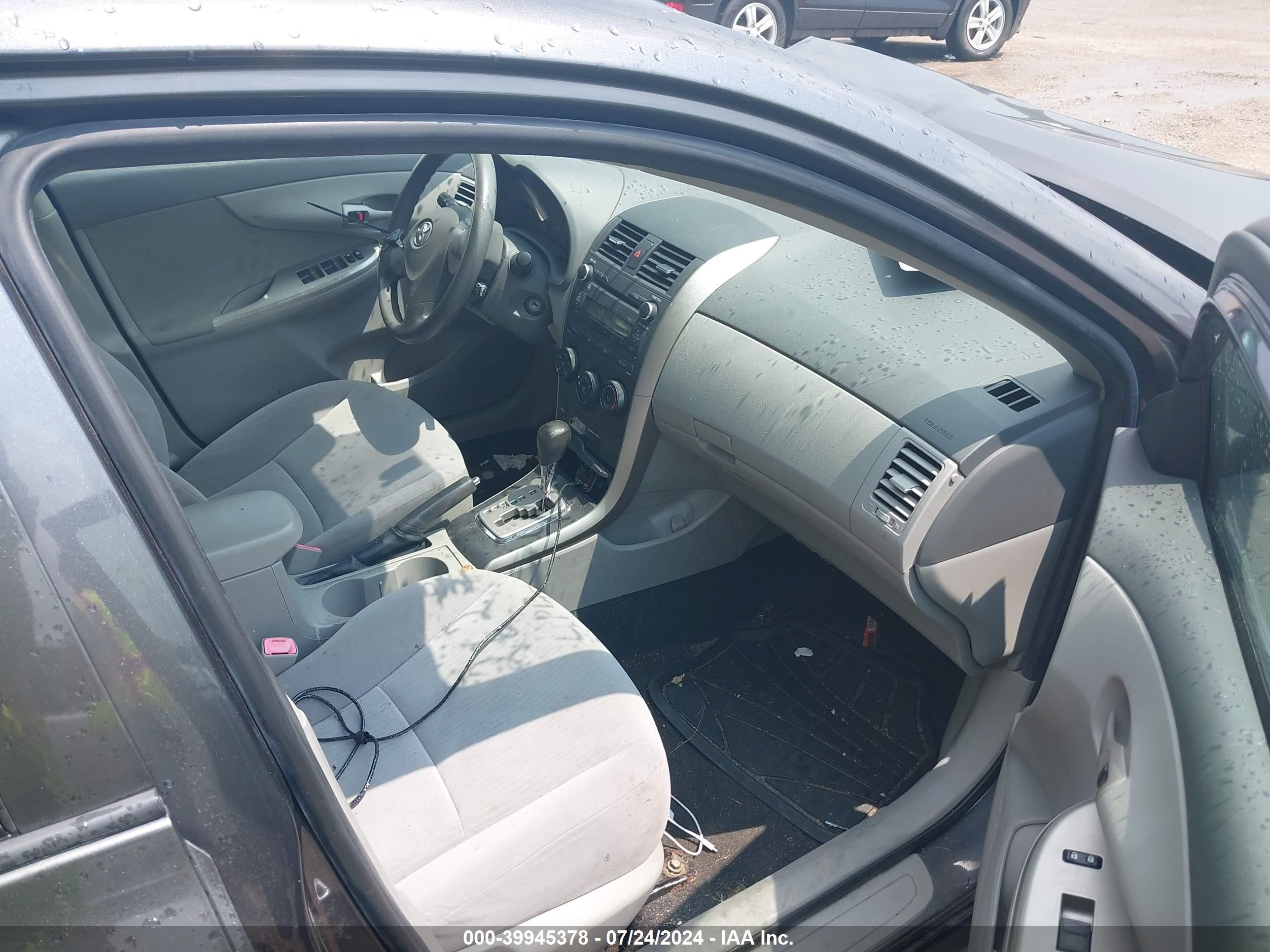 TOYOTA COROLLA image 5