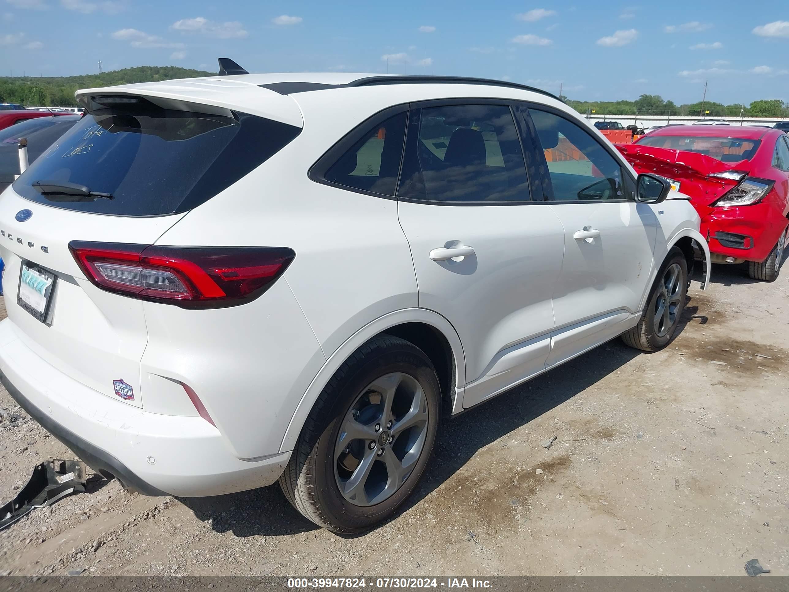 FORD ESCAPE image 4