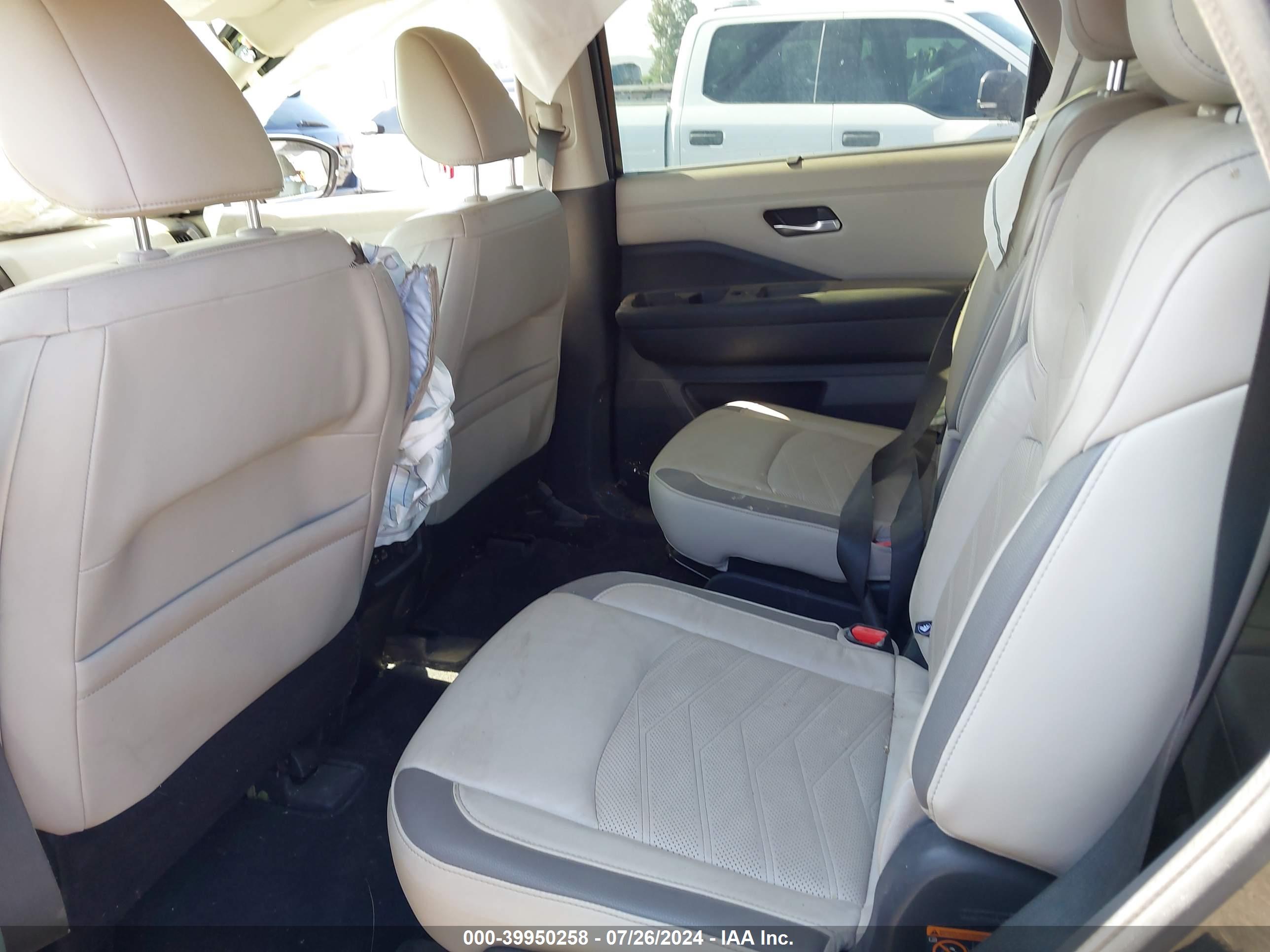 NISSAN PATHFINDER image 8