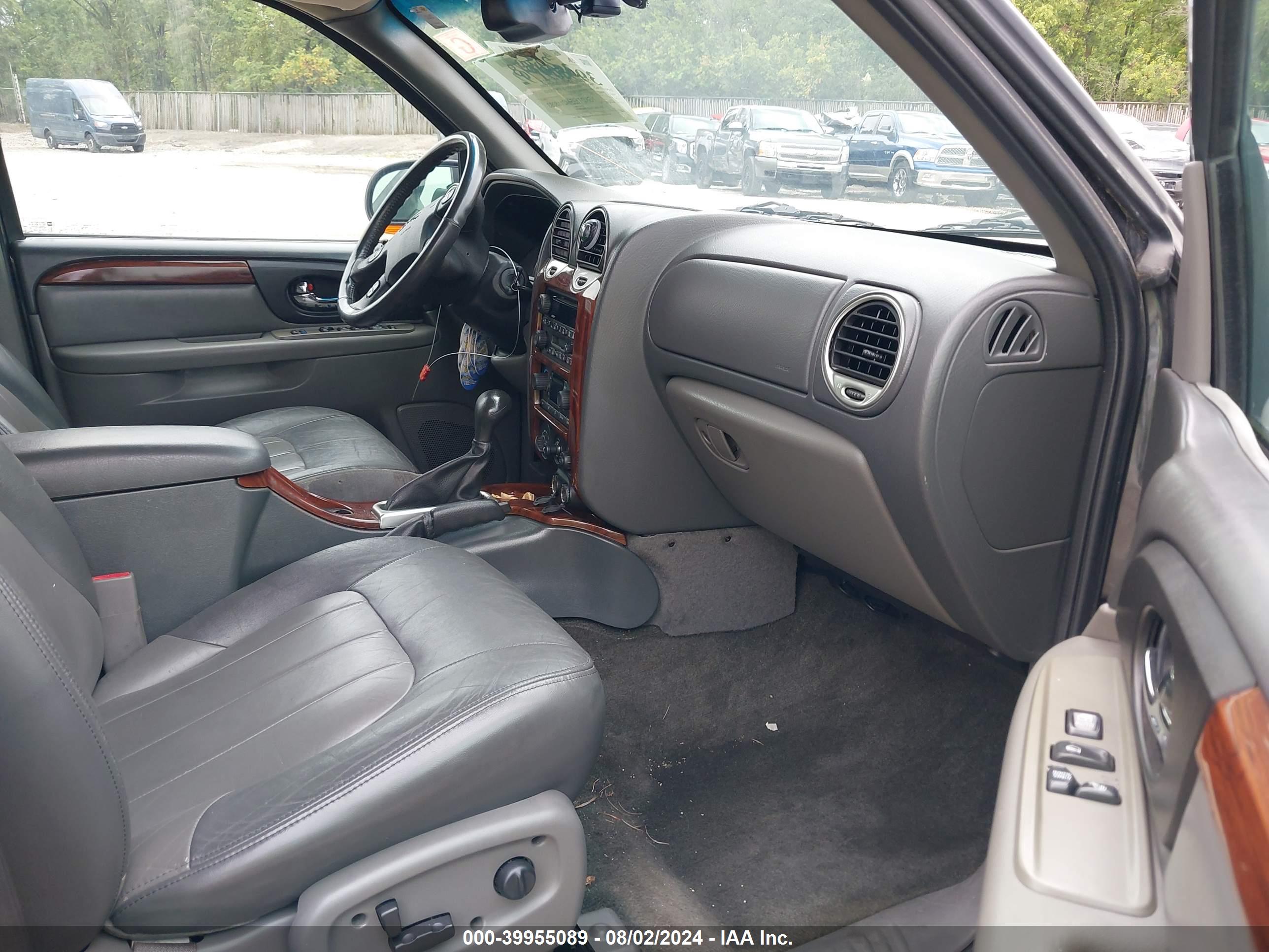 GMC ENVOY image 5