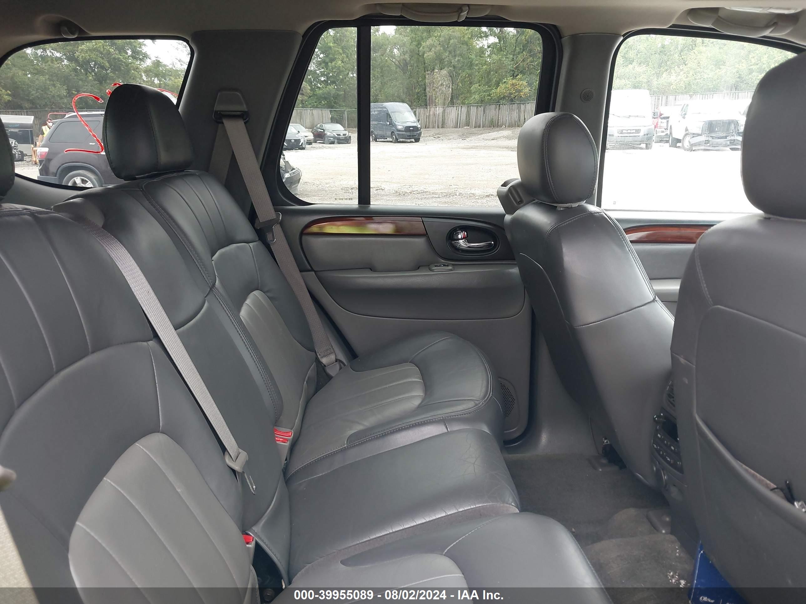 GMC ENVOY image 8