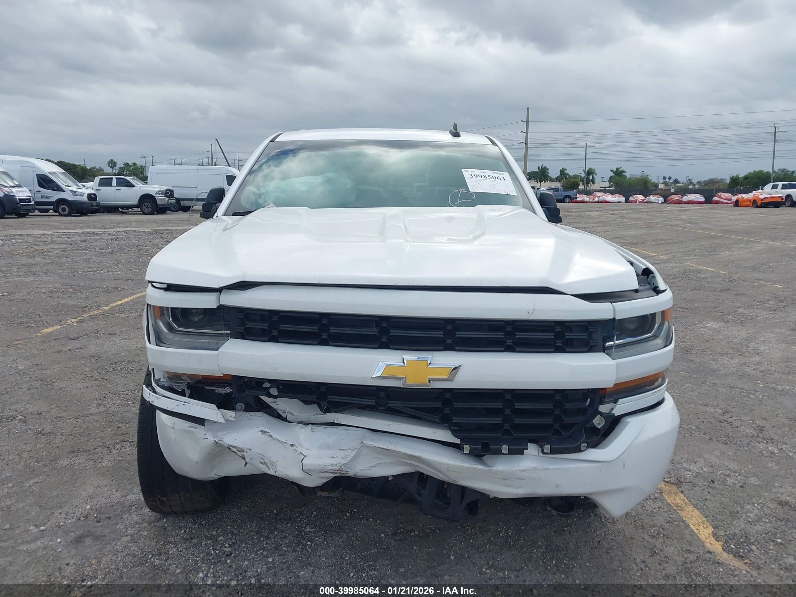CHEVROLET SILVERADO image 6