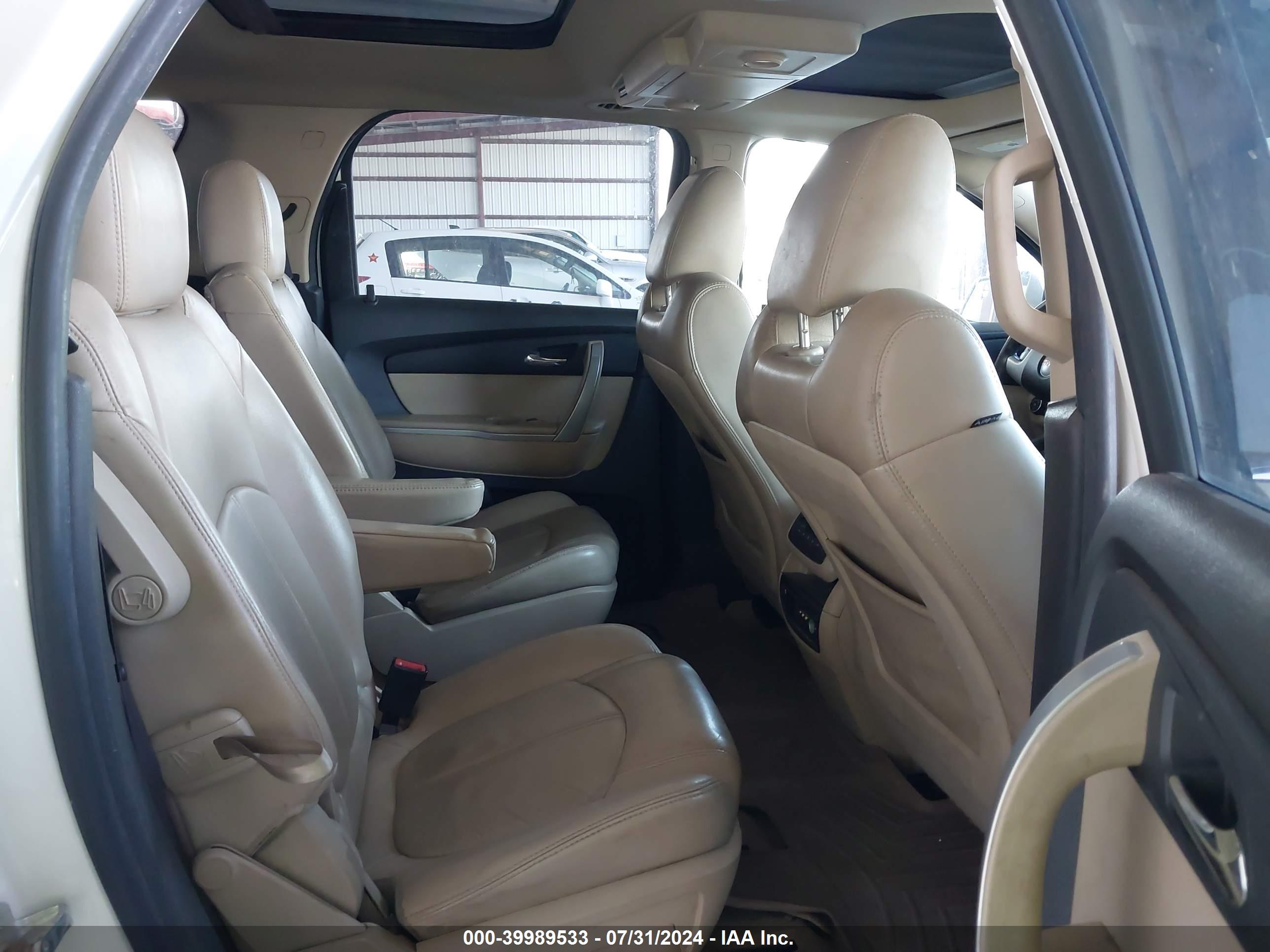 GMC ACADIA image 8