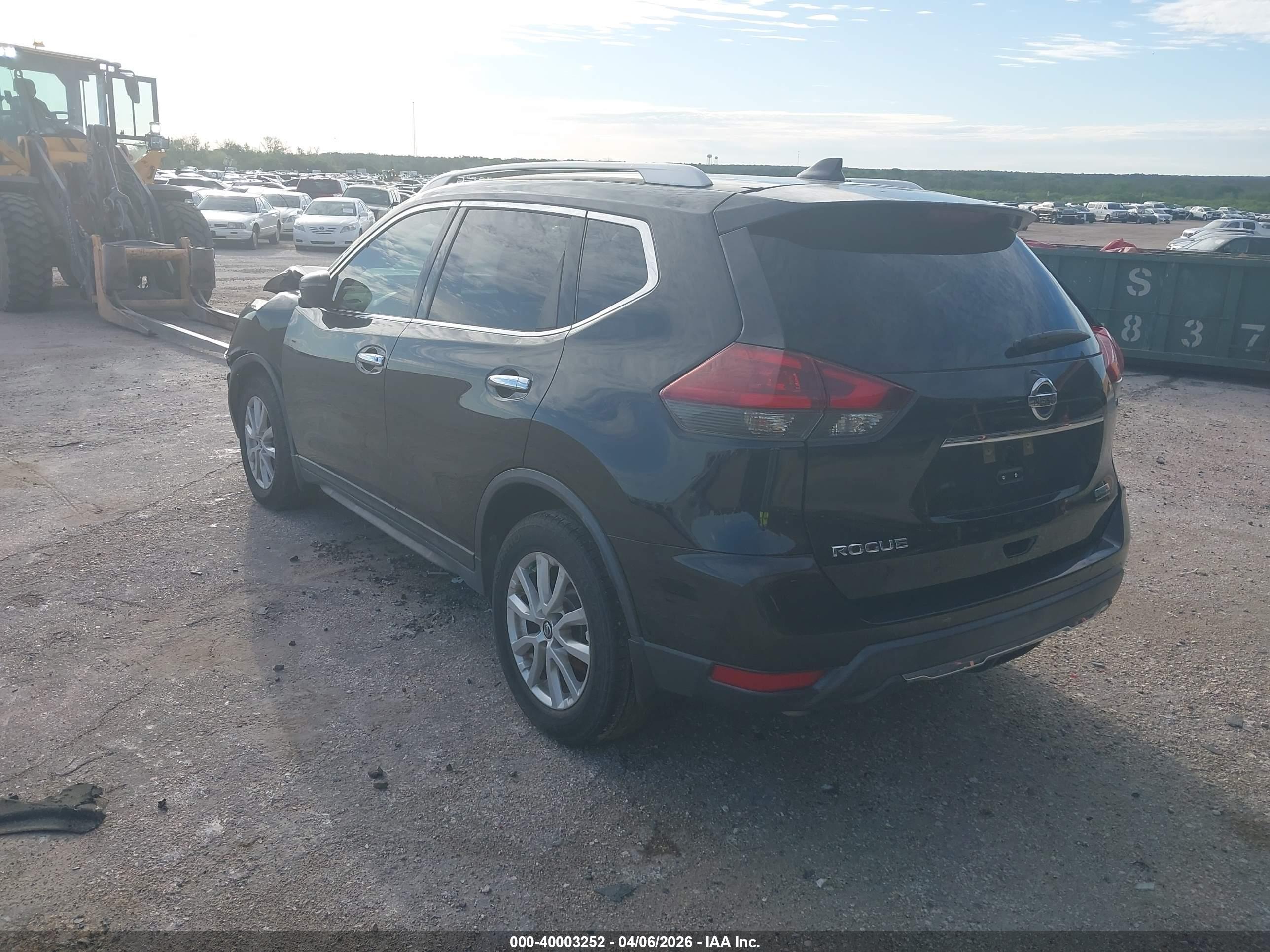 NISSAN ROGUE image 3