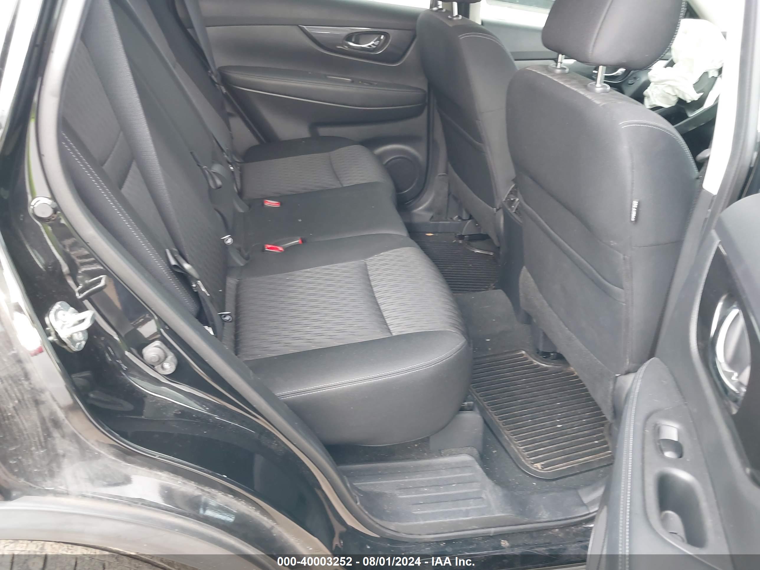 NISSAN ROGUE image 8