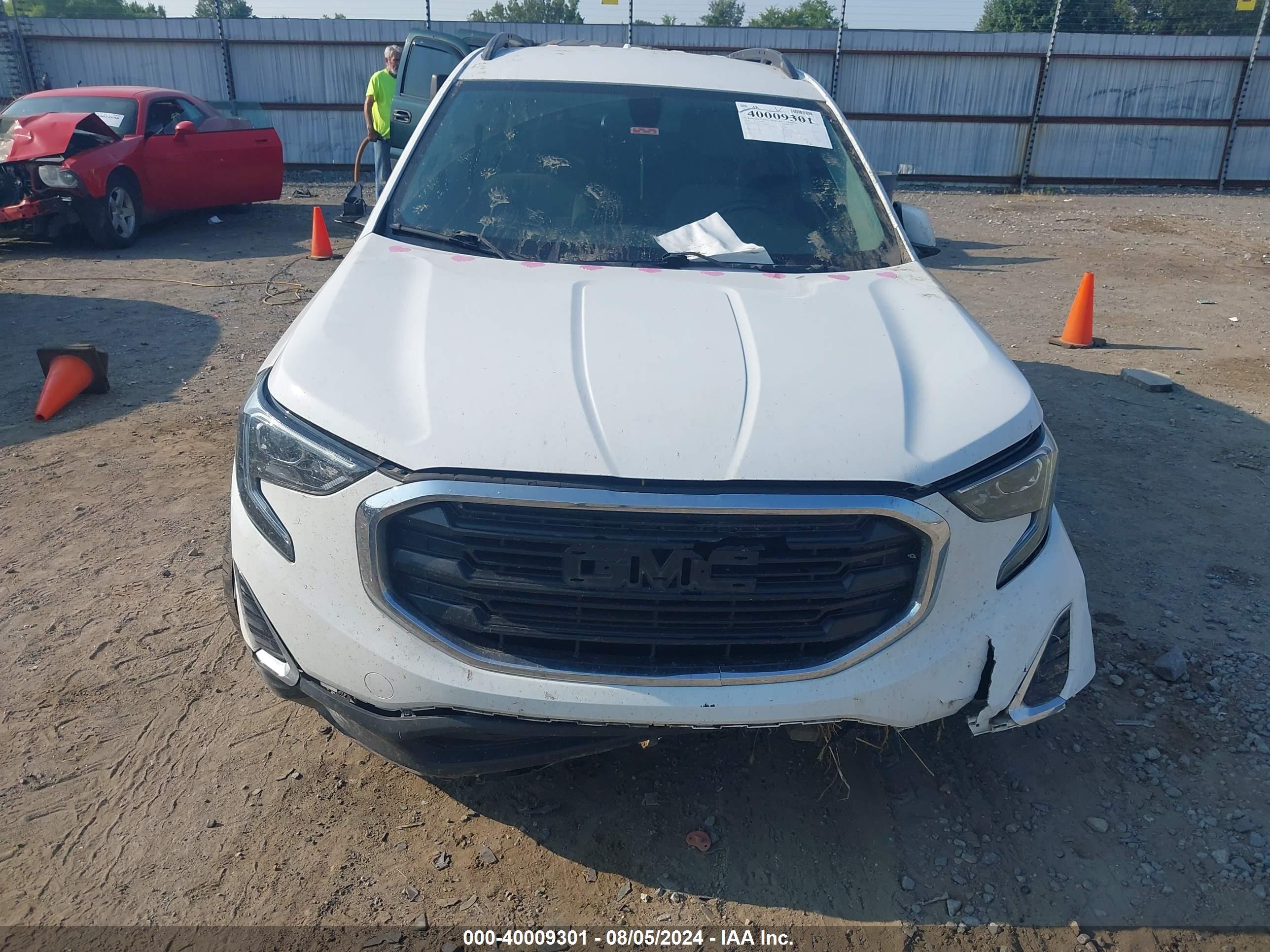 GMC TERRAIN image 6