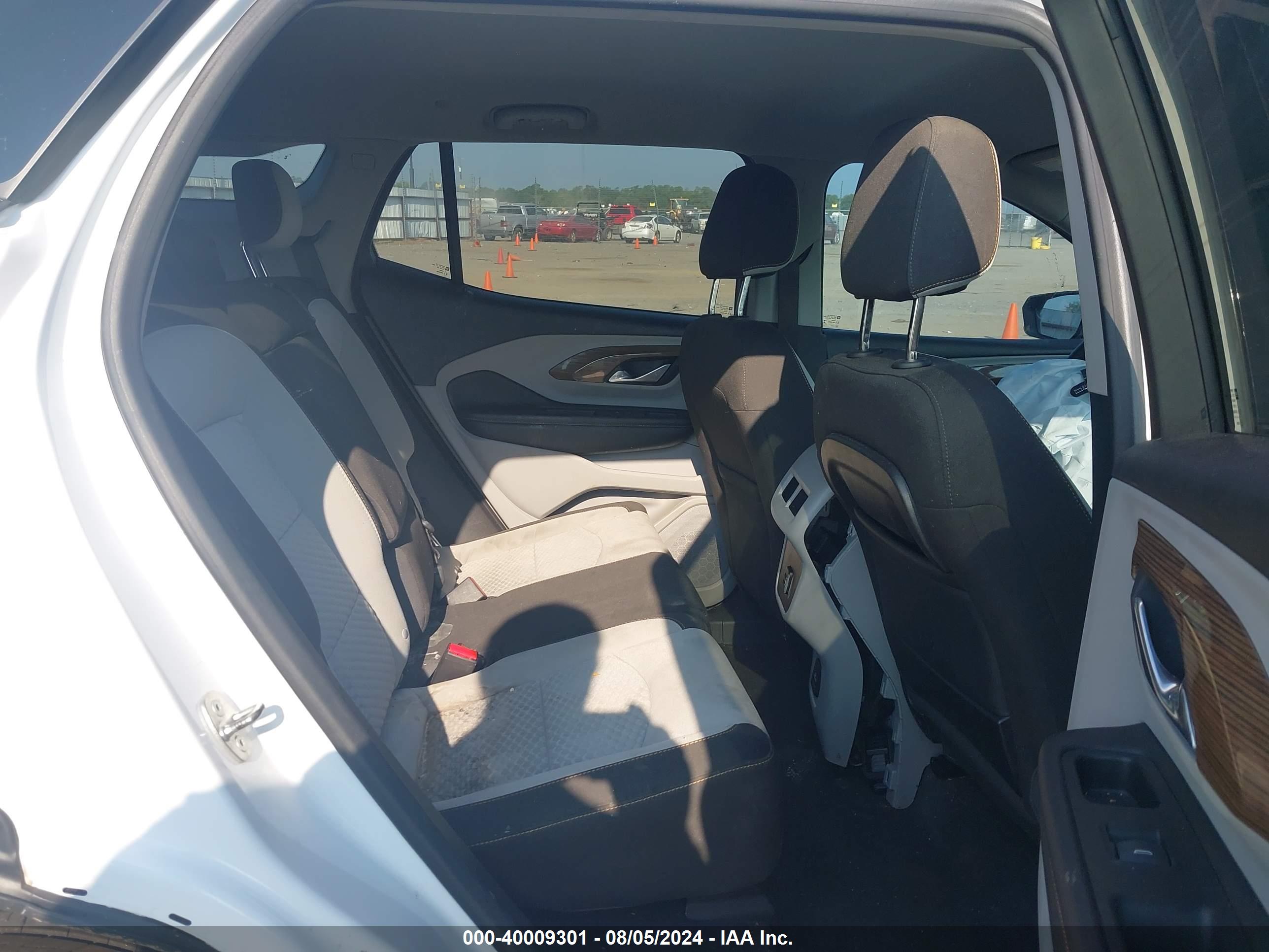 GMC TERRAIN image 8