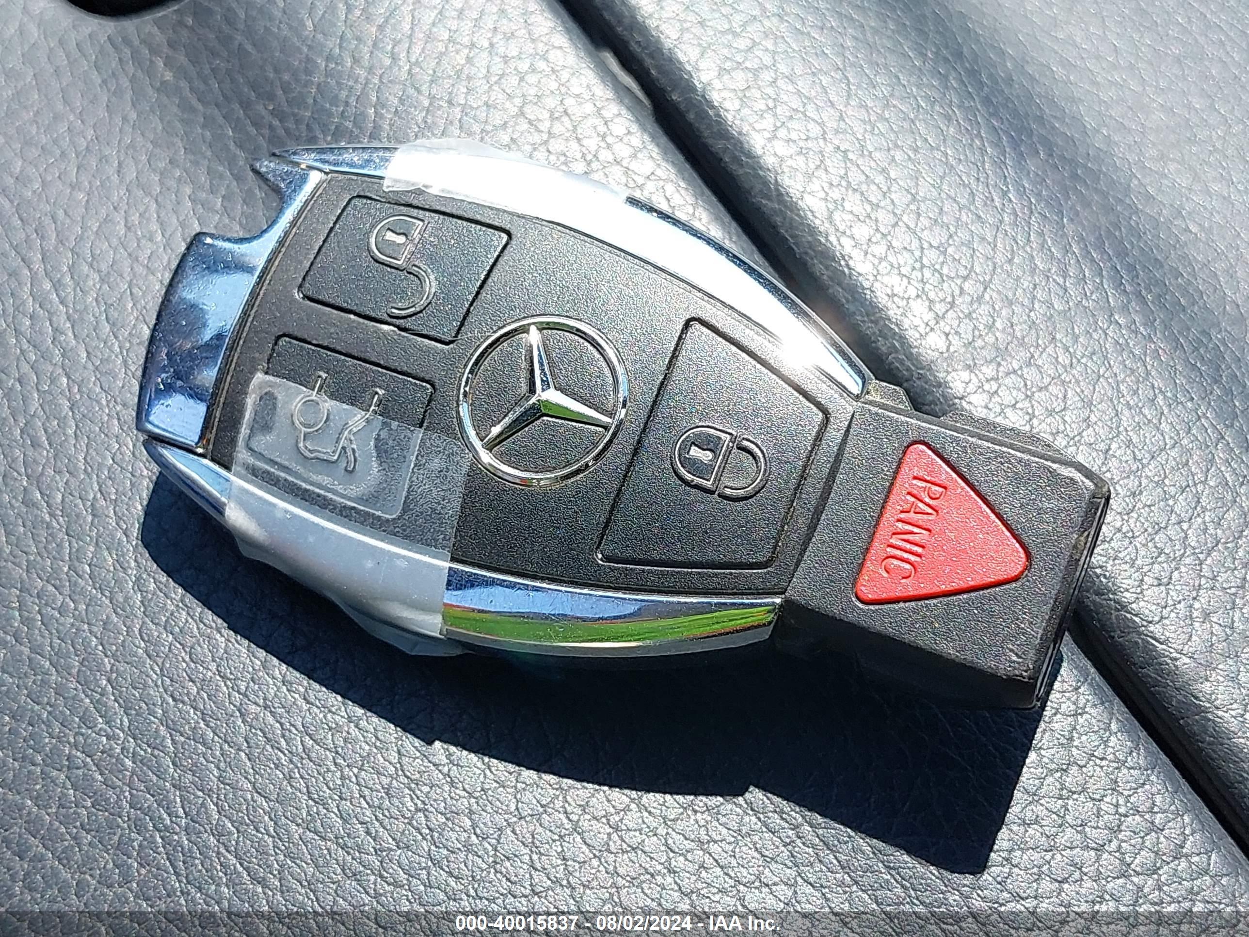 MERCEDES-BENZ E image 11