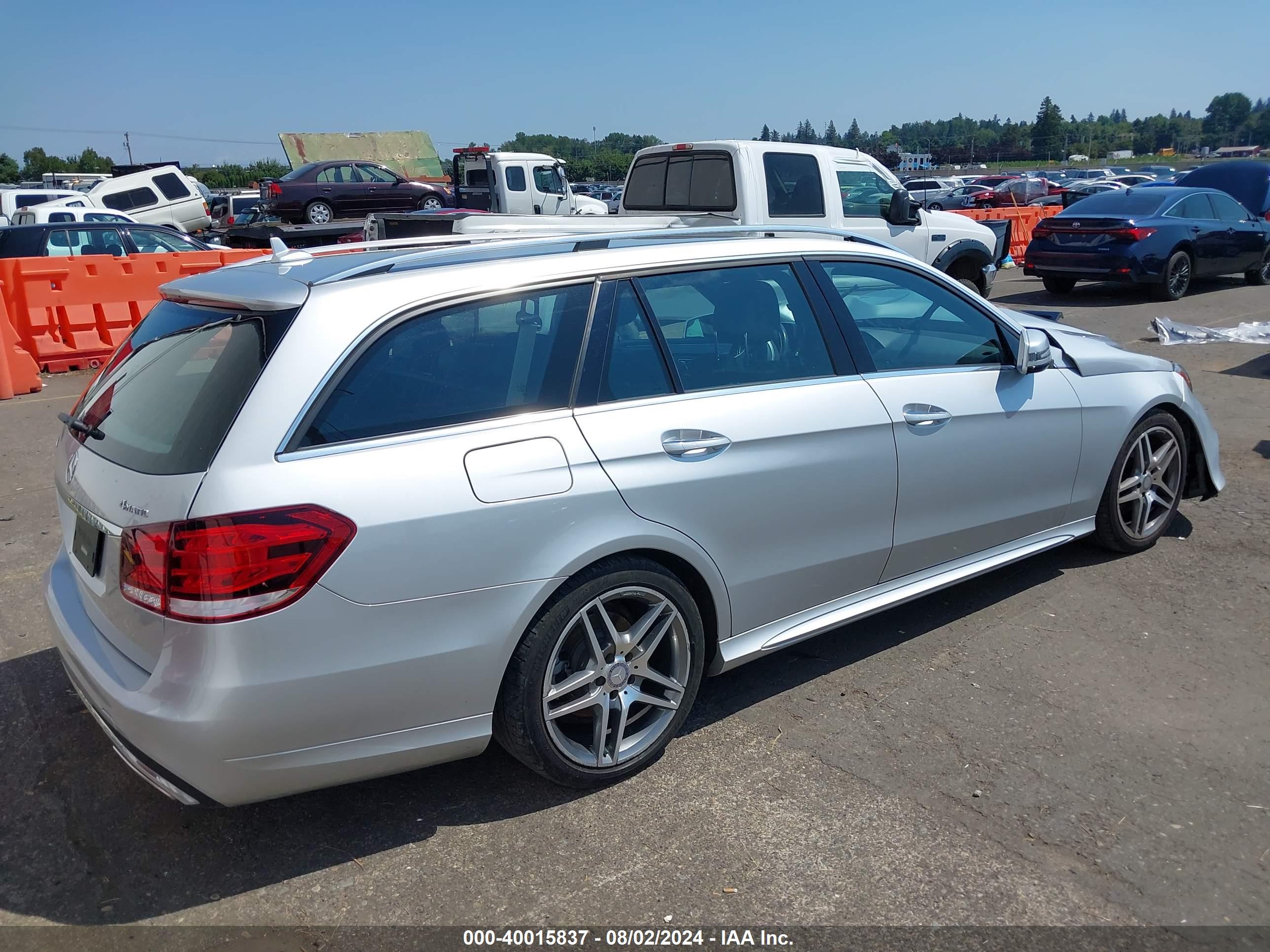 MERCEDES-BENZ E image 4