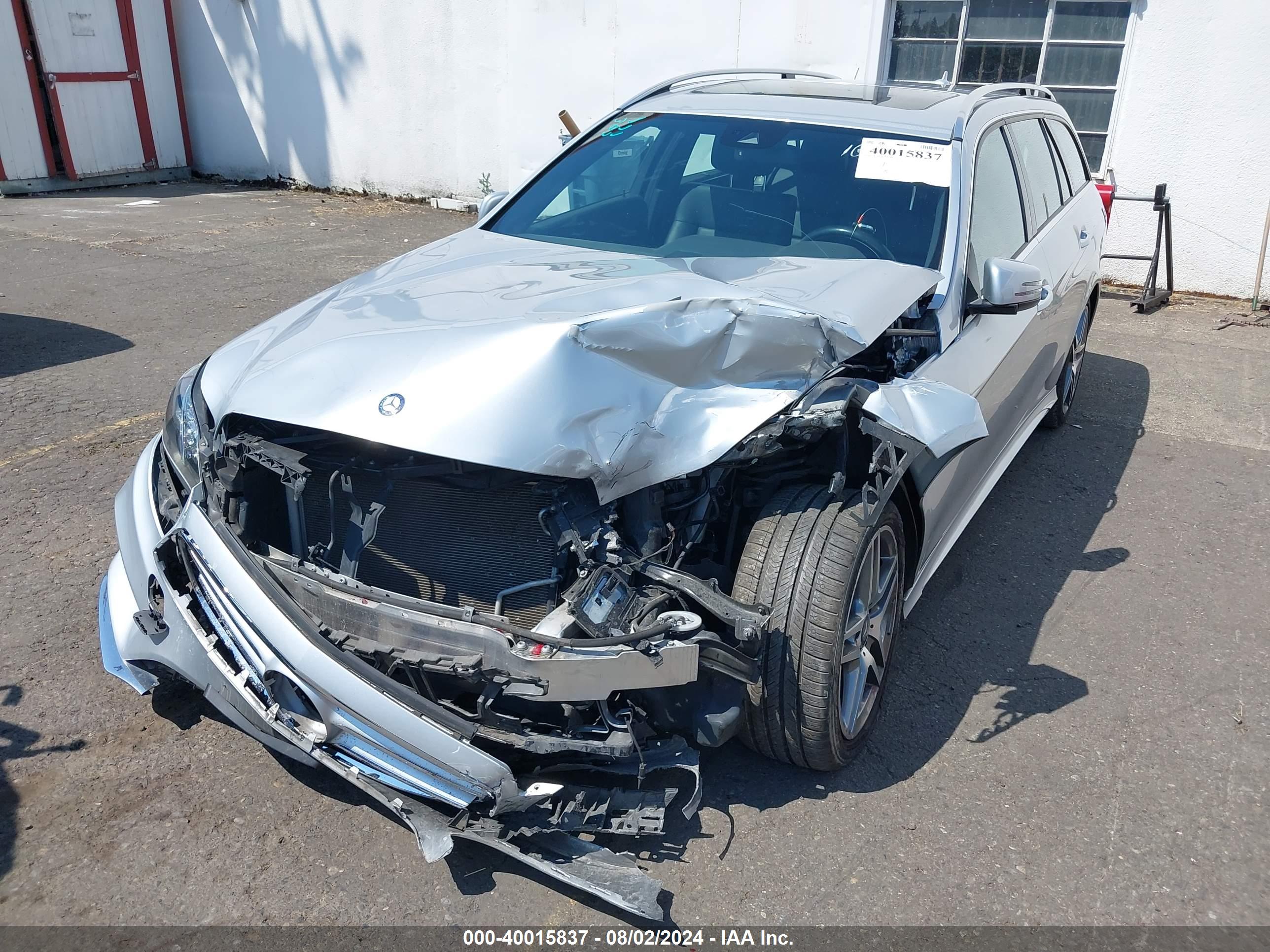 MERCEDES-BENZ E image 6