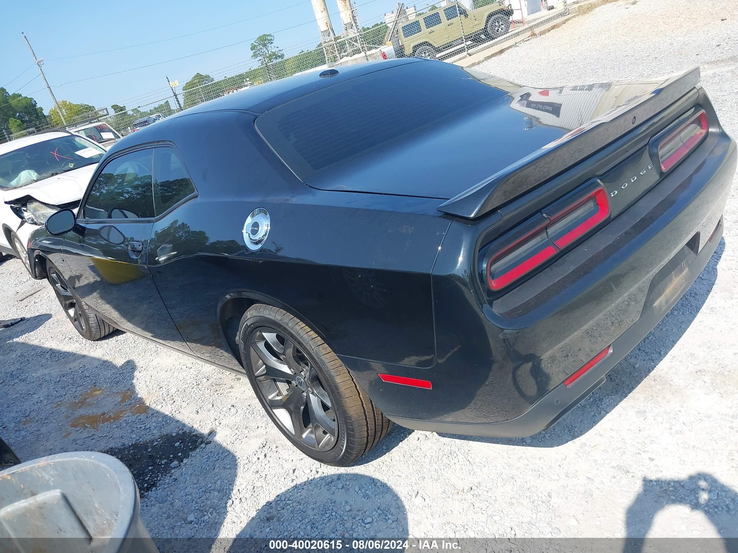 DODGE CHALLENGER image 3