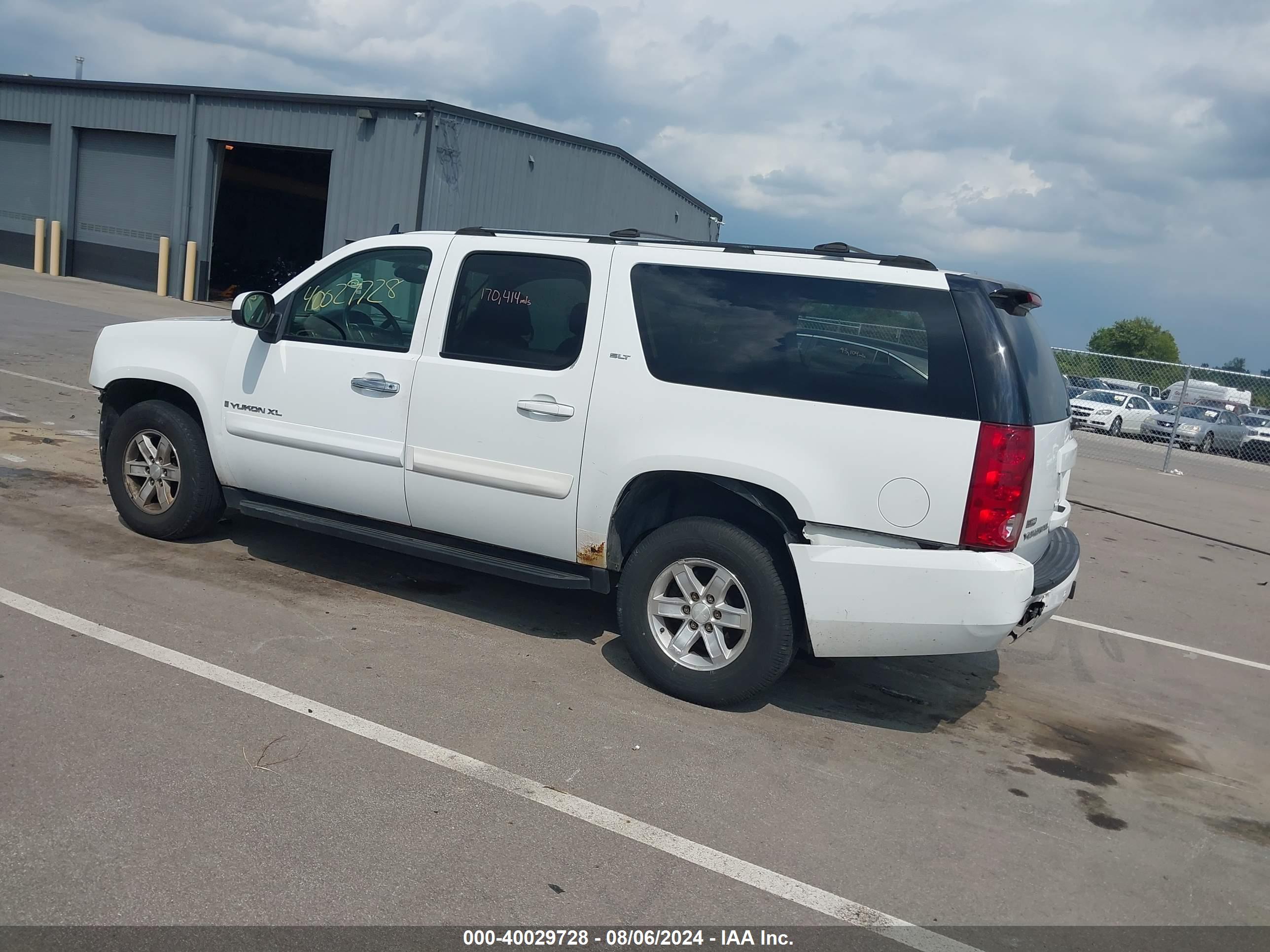 GMC YUKON image 3