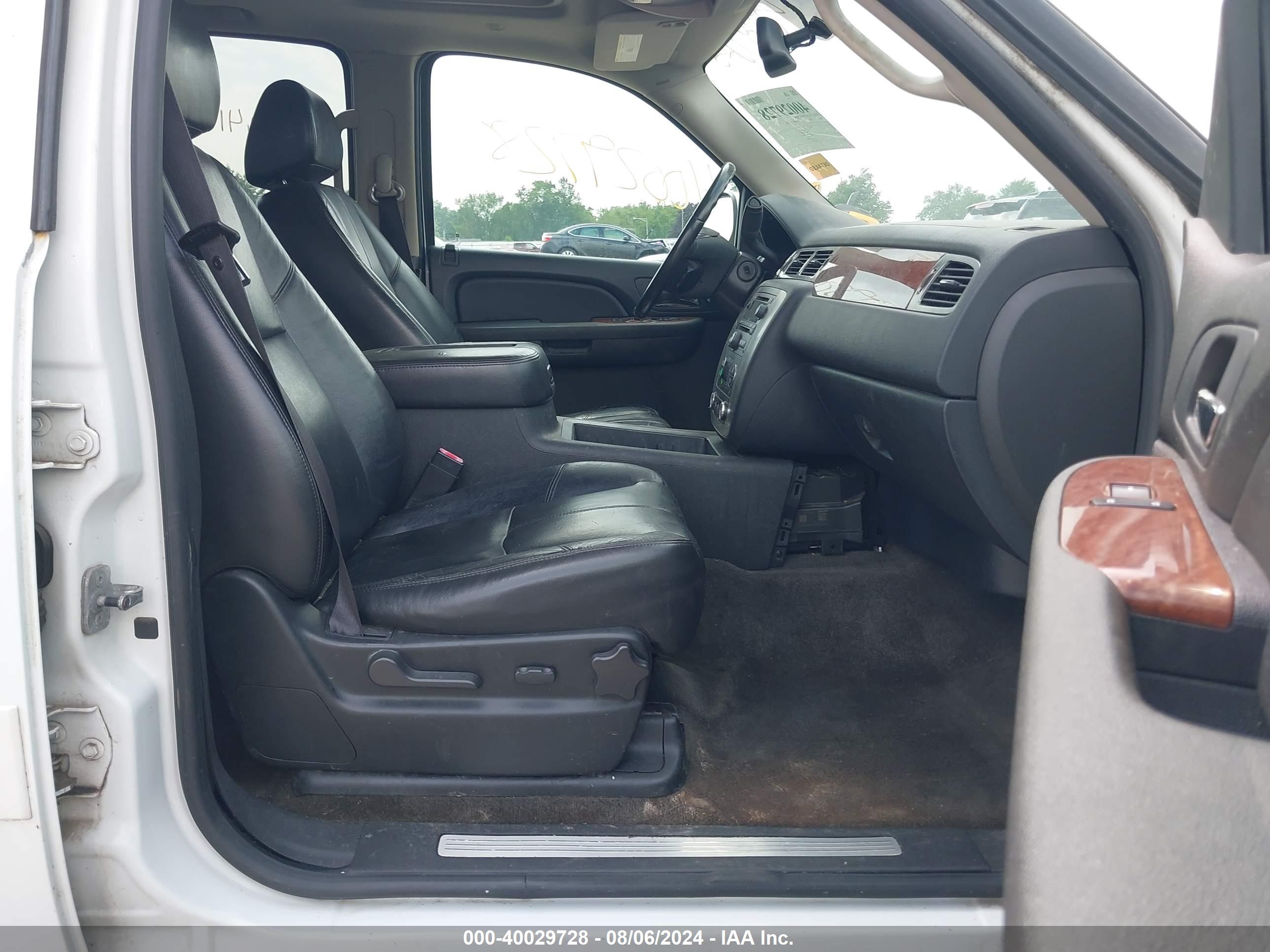 GMC YUKON image 5