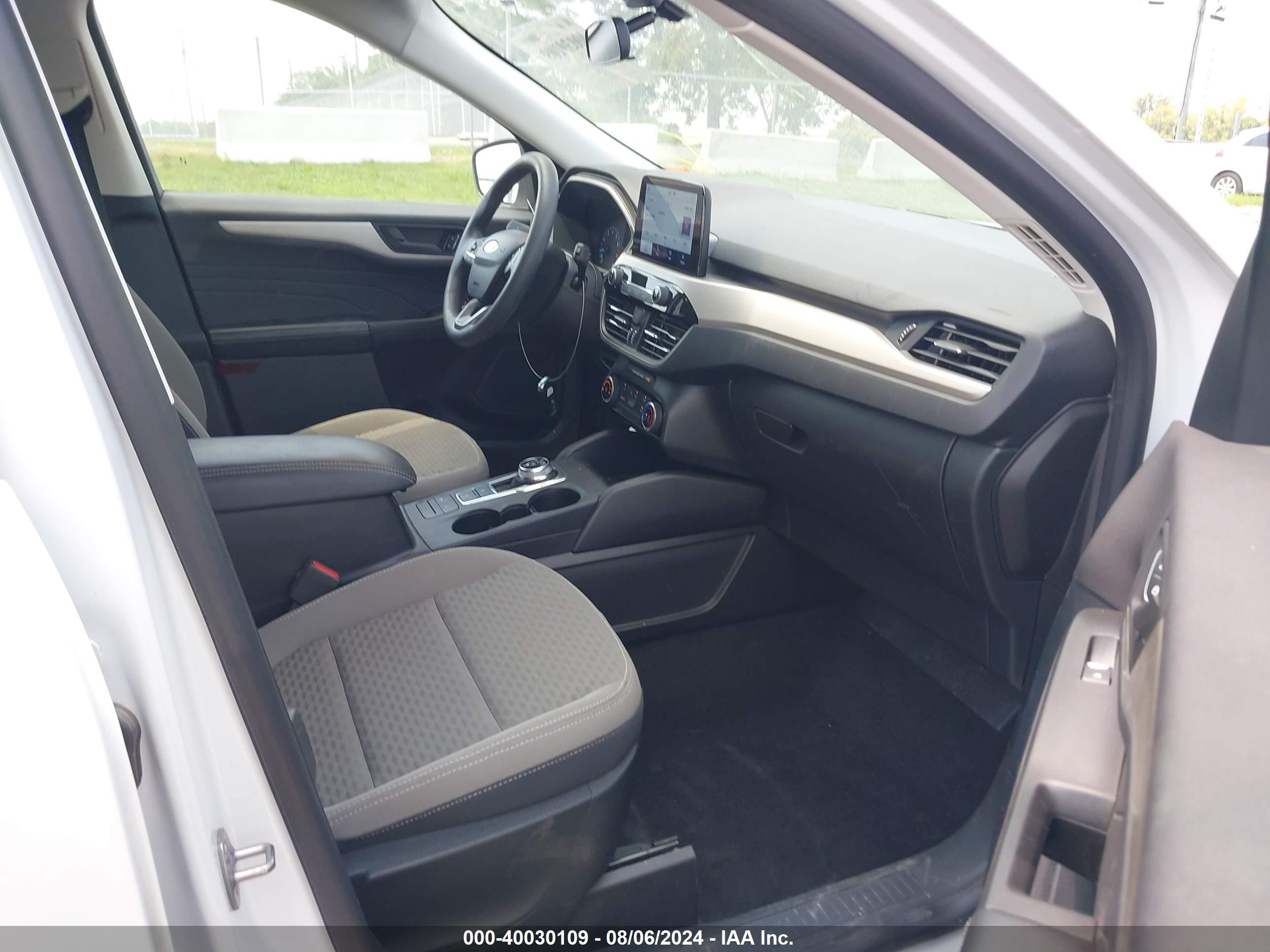 FORD ESCAPE image 5