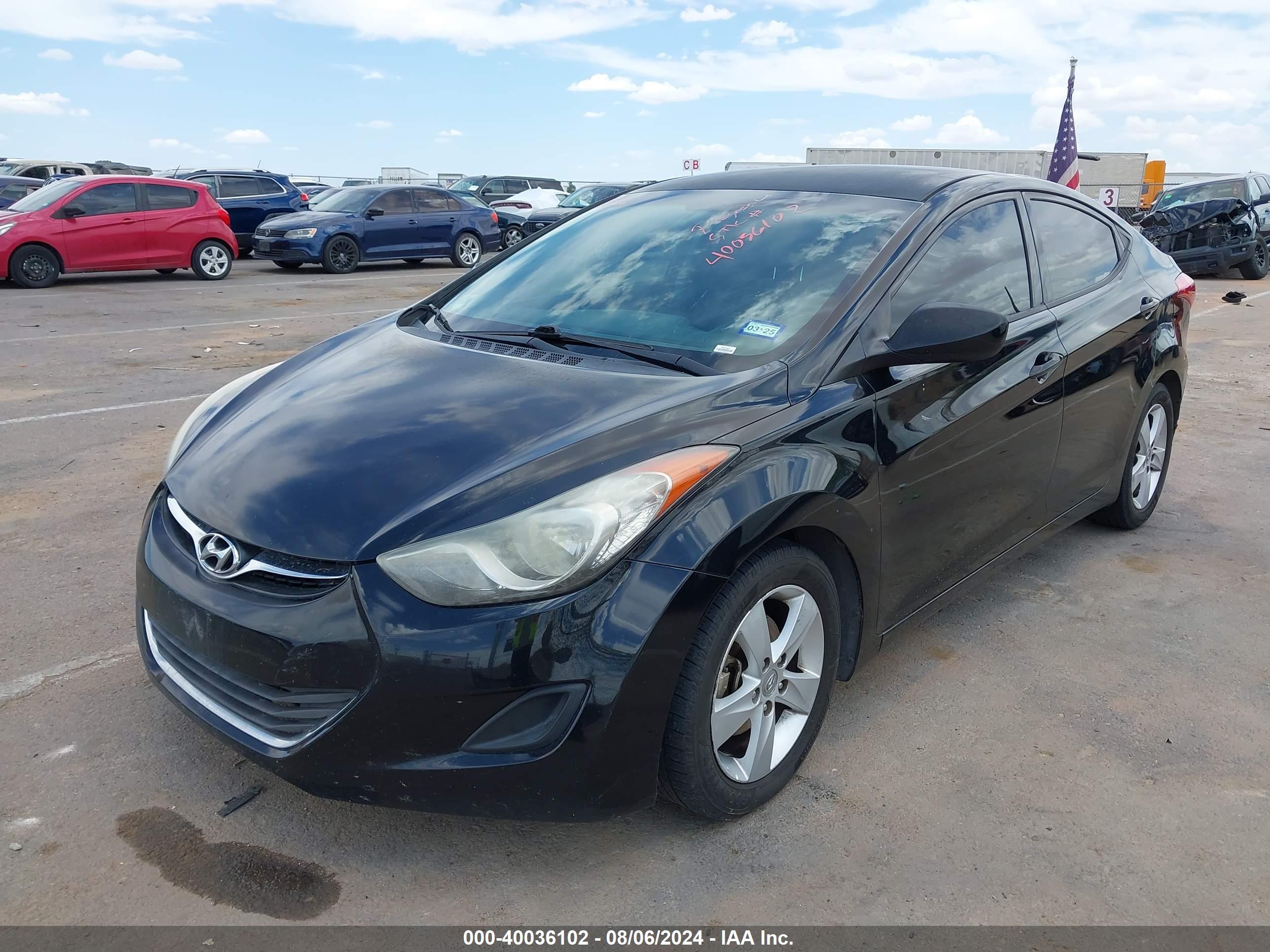 HYUNDAI ELANTRA image 2