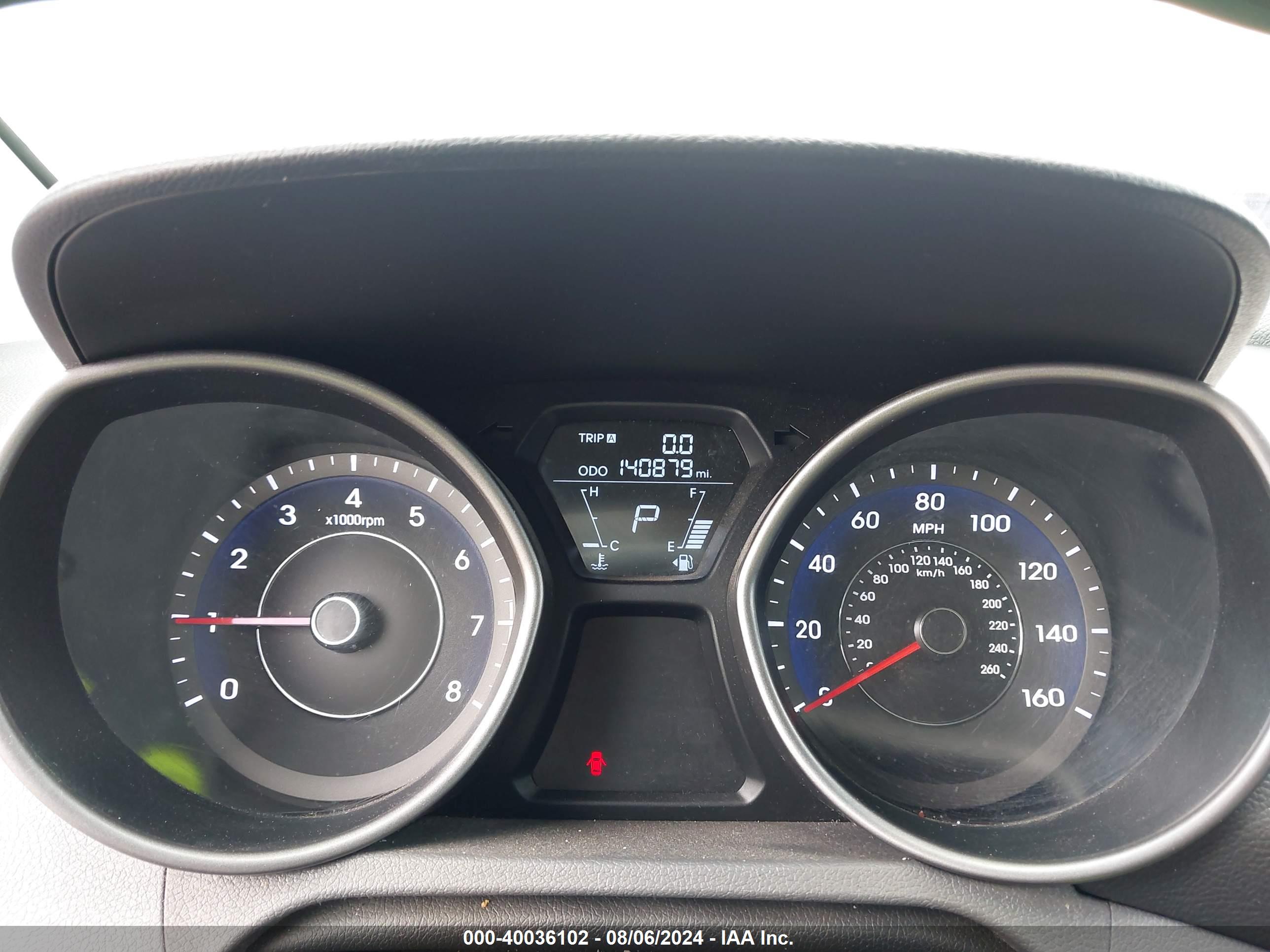 HYUNDAI ELANTRA image 7