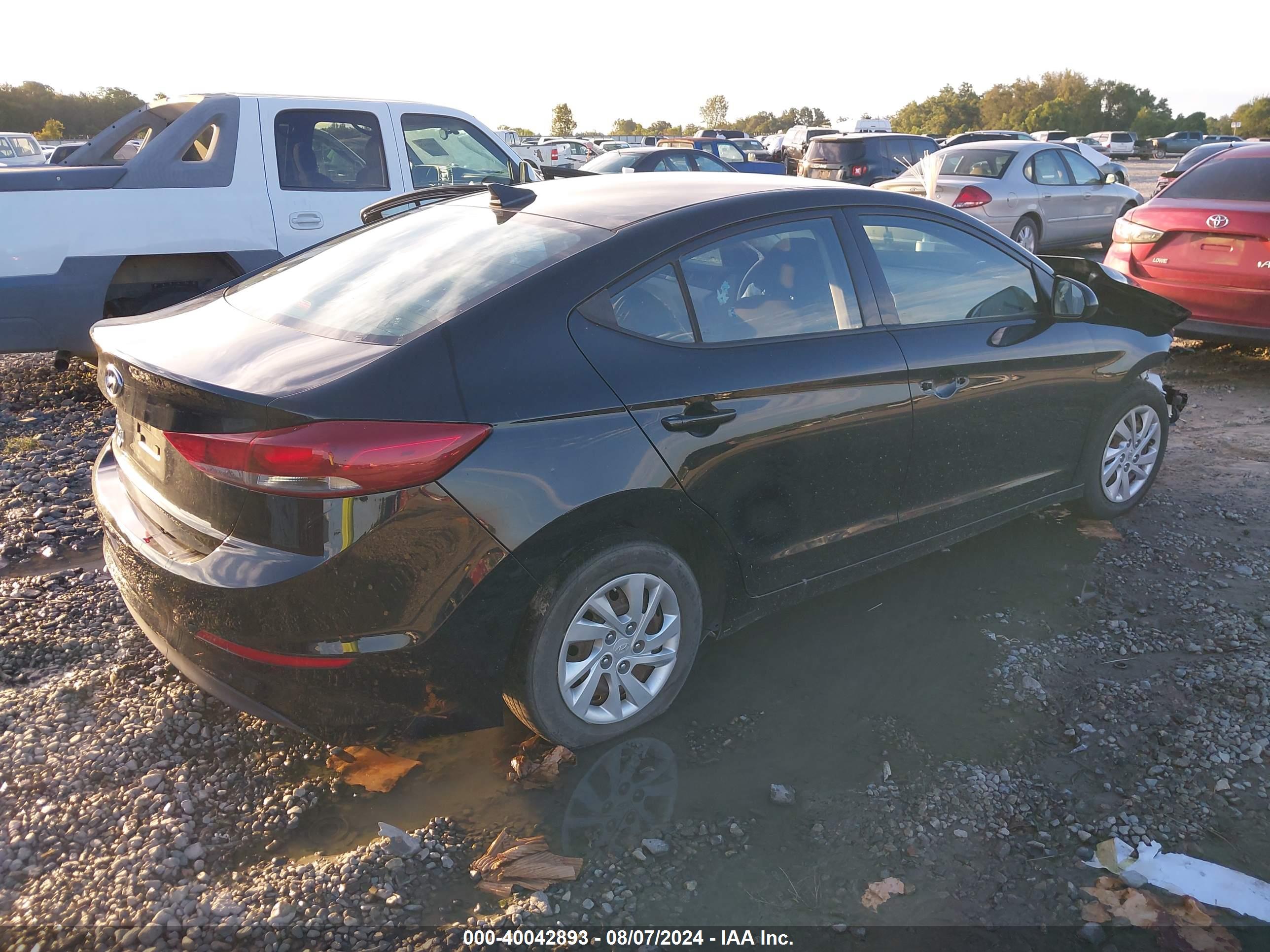 HYUNDAI ELANTRA image 4