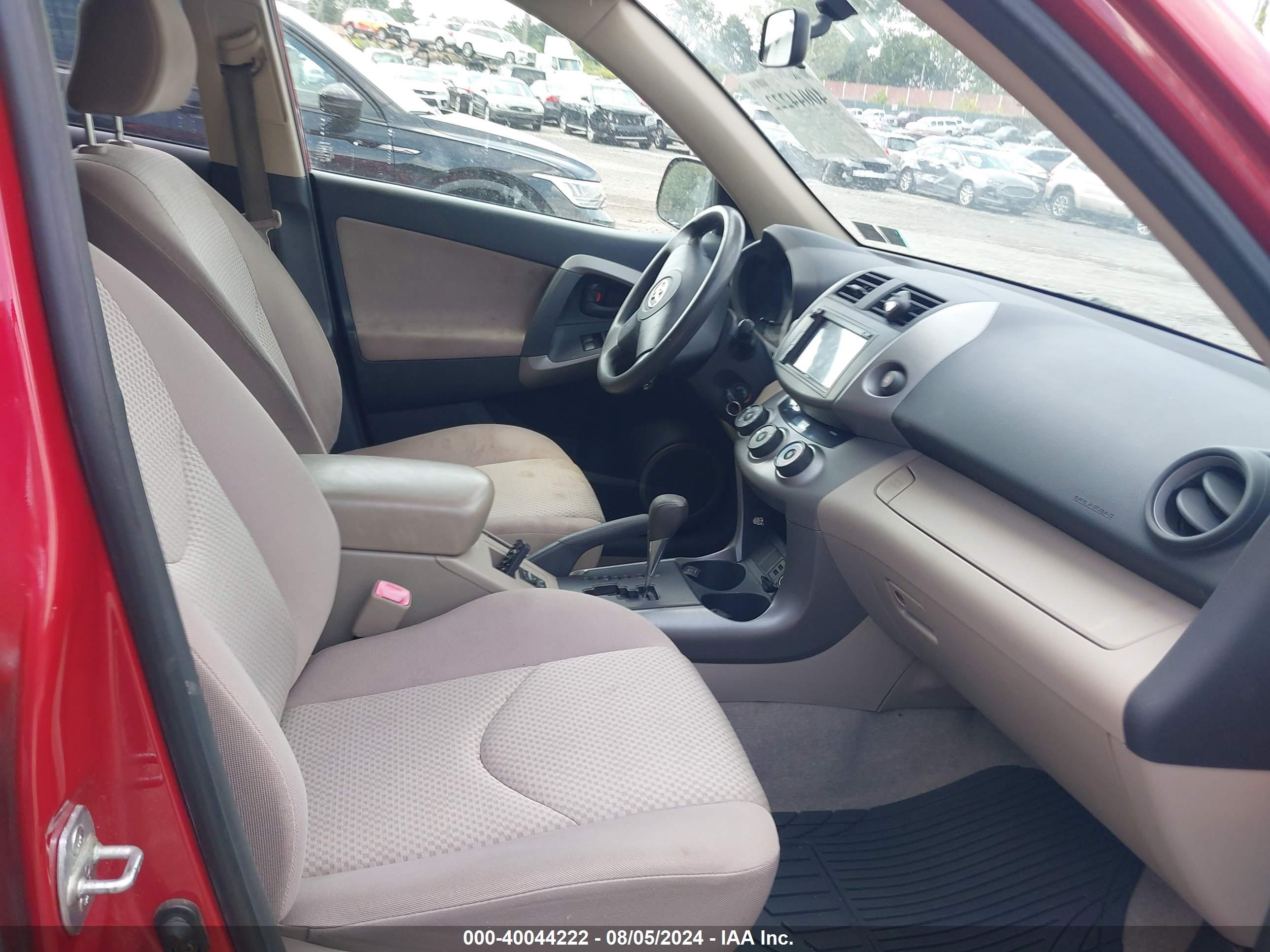 TOYOTA RAV4 image 5