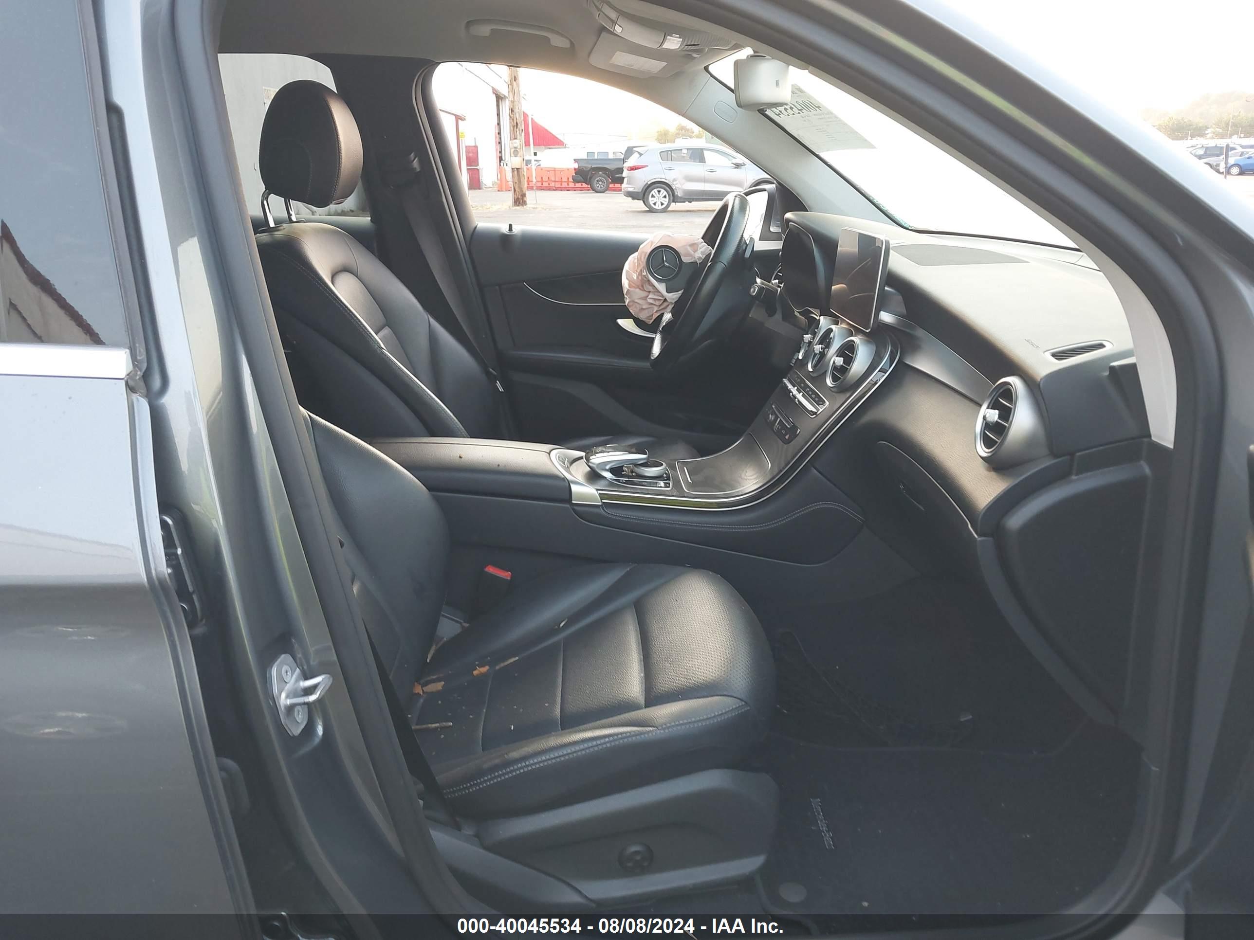 MERCEDES-BENZ GLC image 5