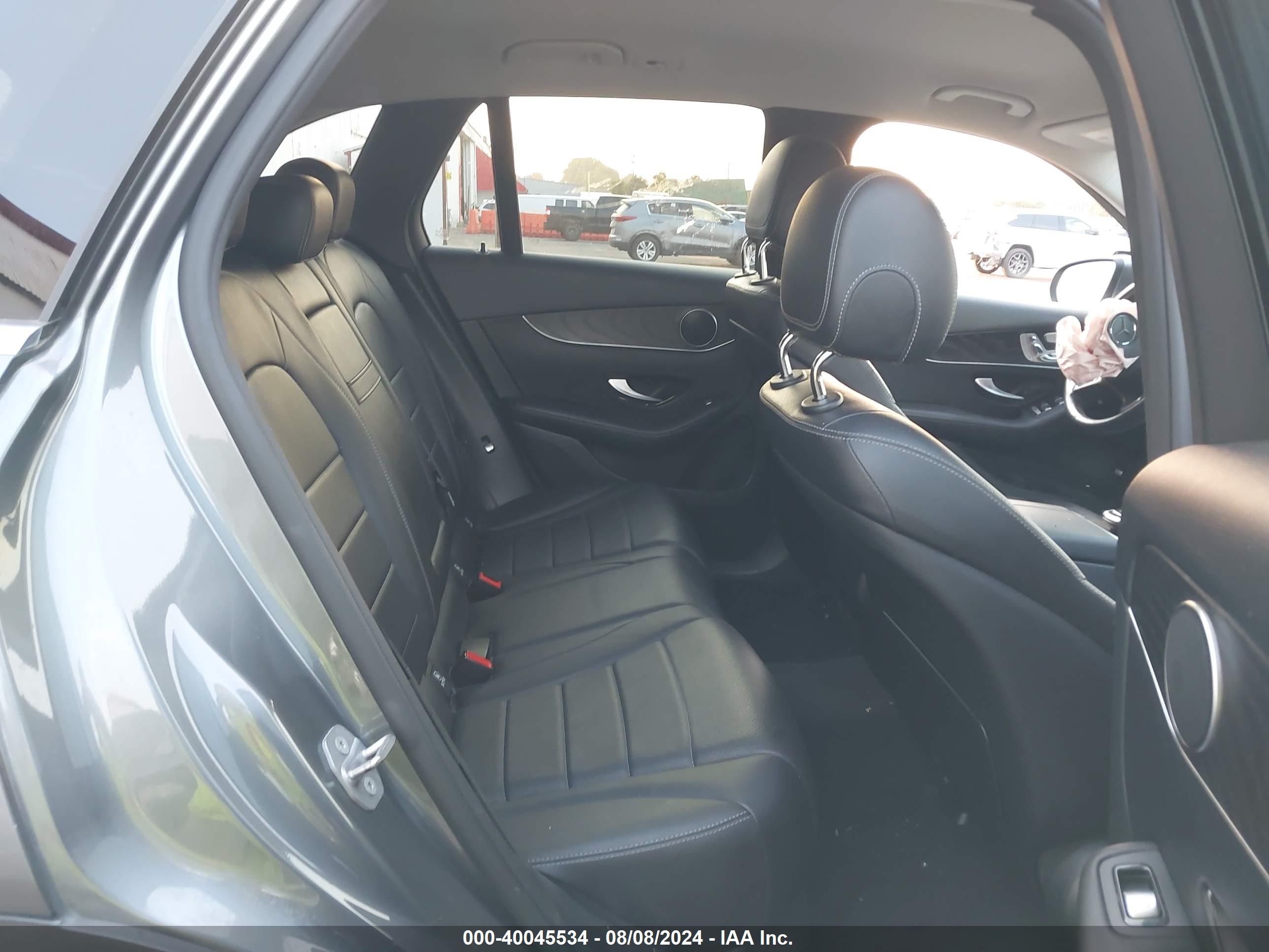 MERCEDES-BENZ GLC image 8