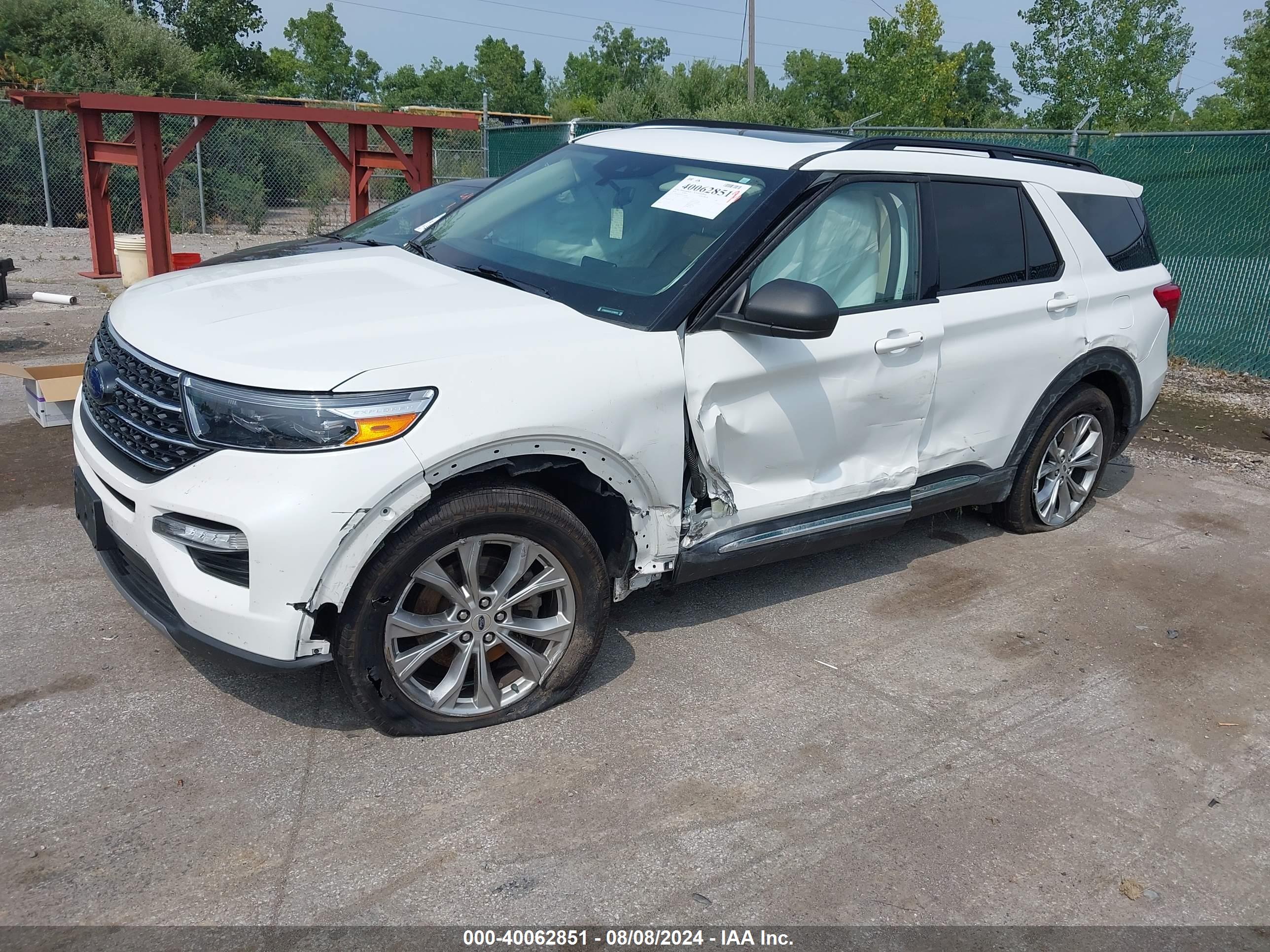 FORD EXPLORER image 2