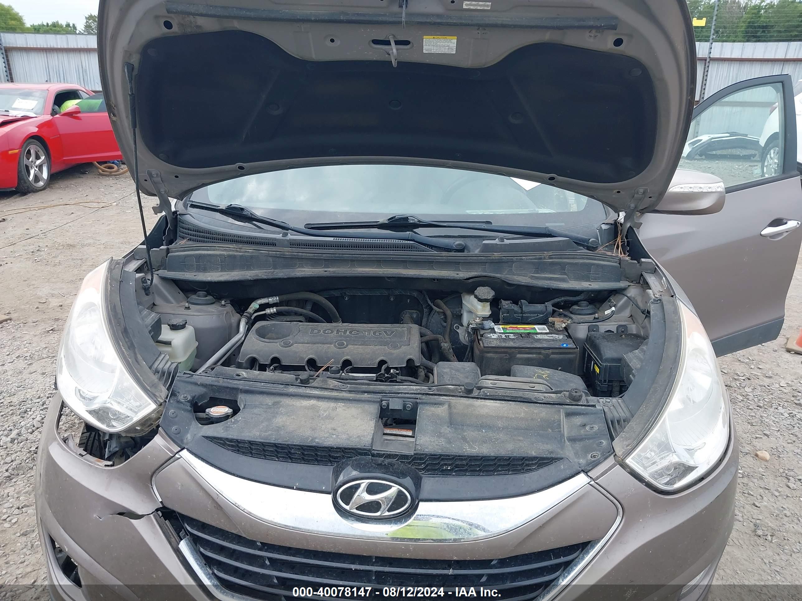 HYUNDAI TUCSON image 10