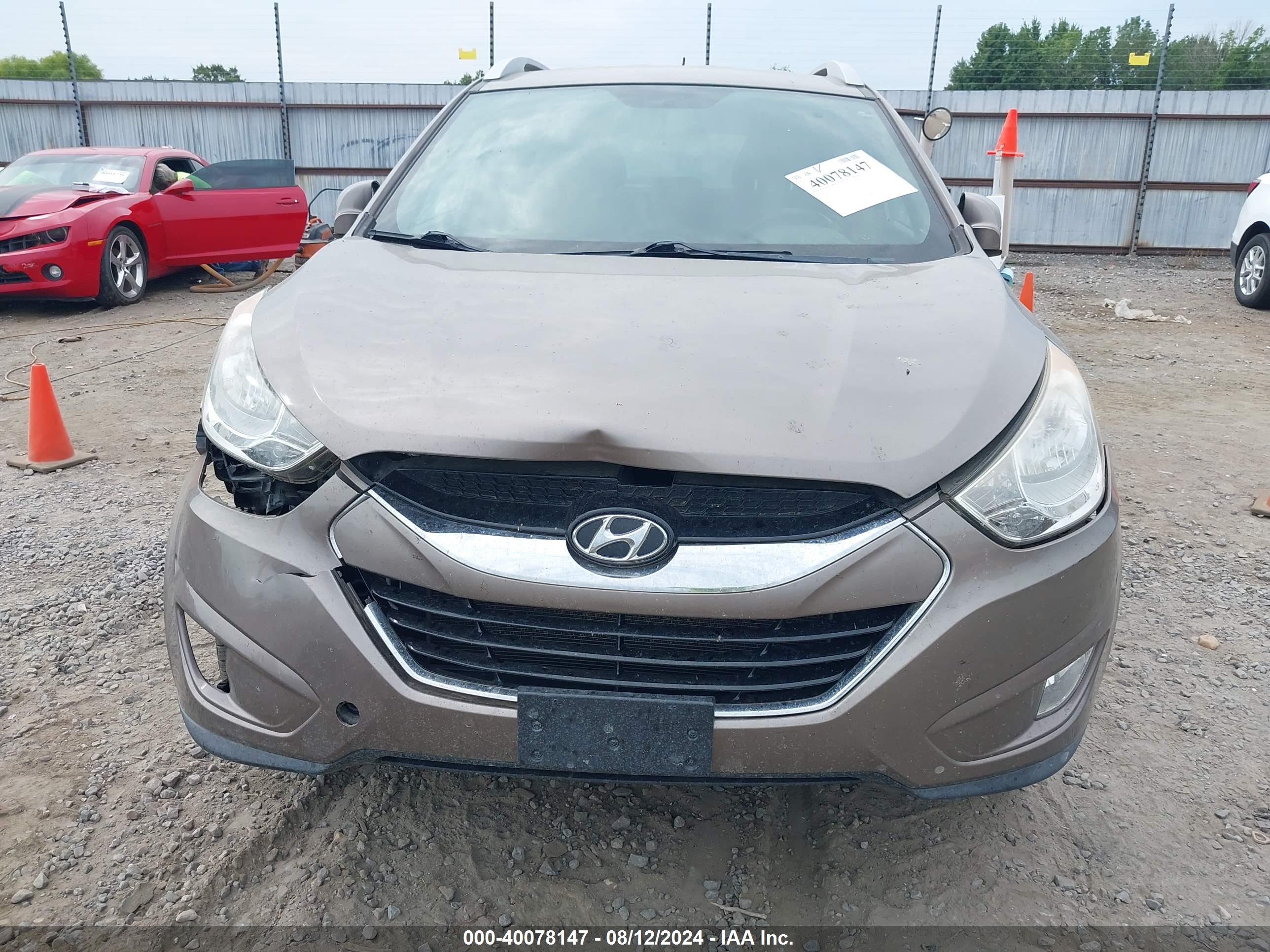 HYUNDAI TUCSON image 6