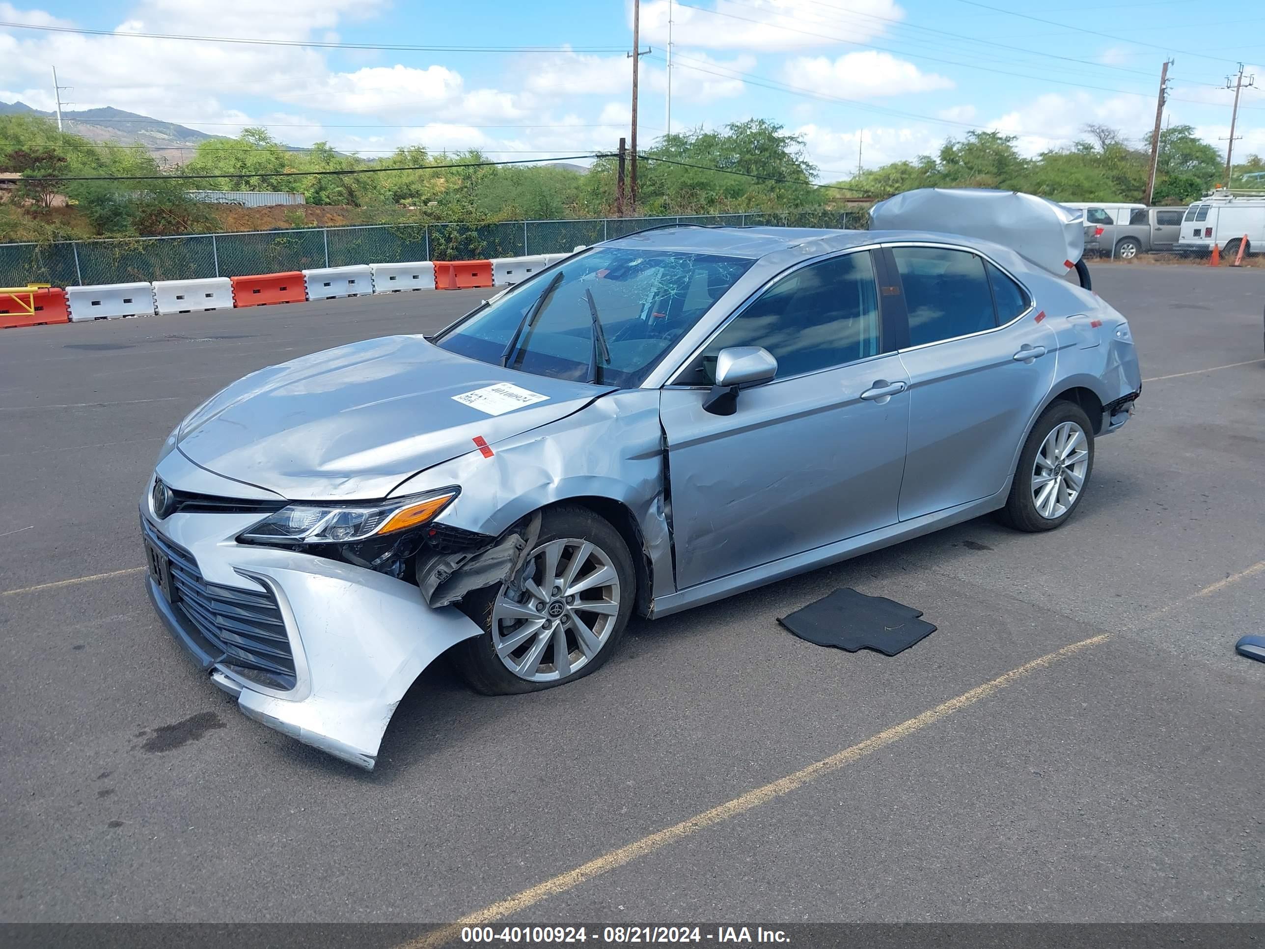 TOYOTA CAMRY image 2