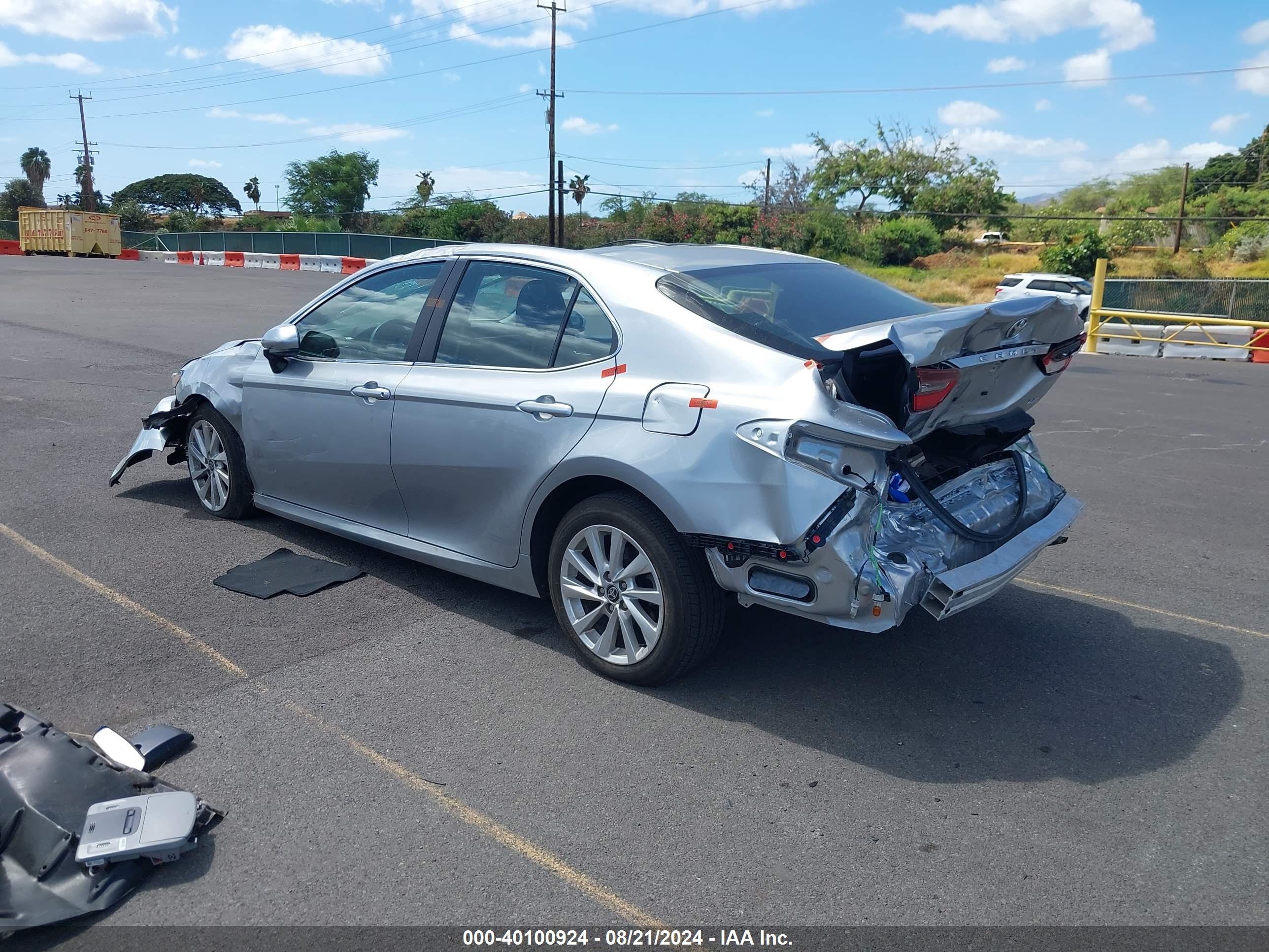 TOYOTA CAMRY image 3