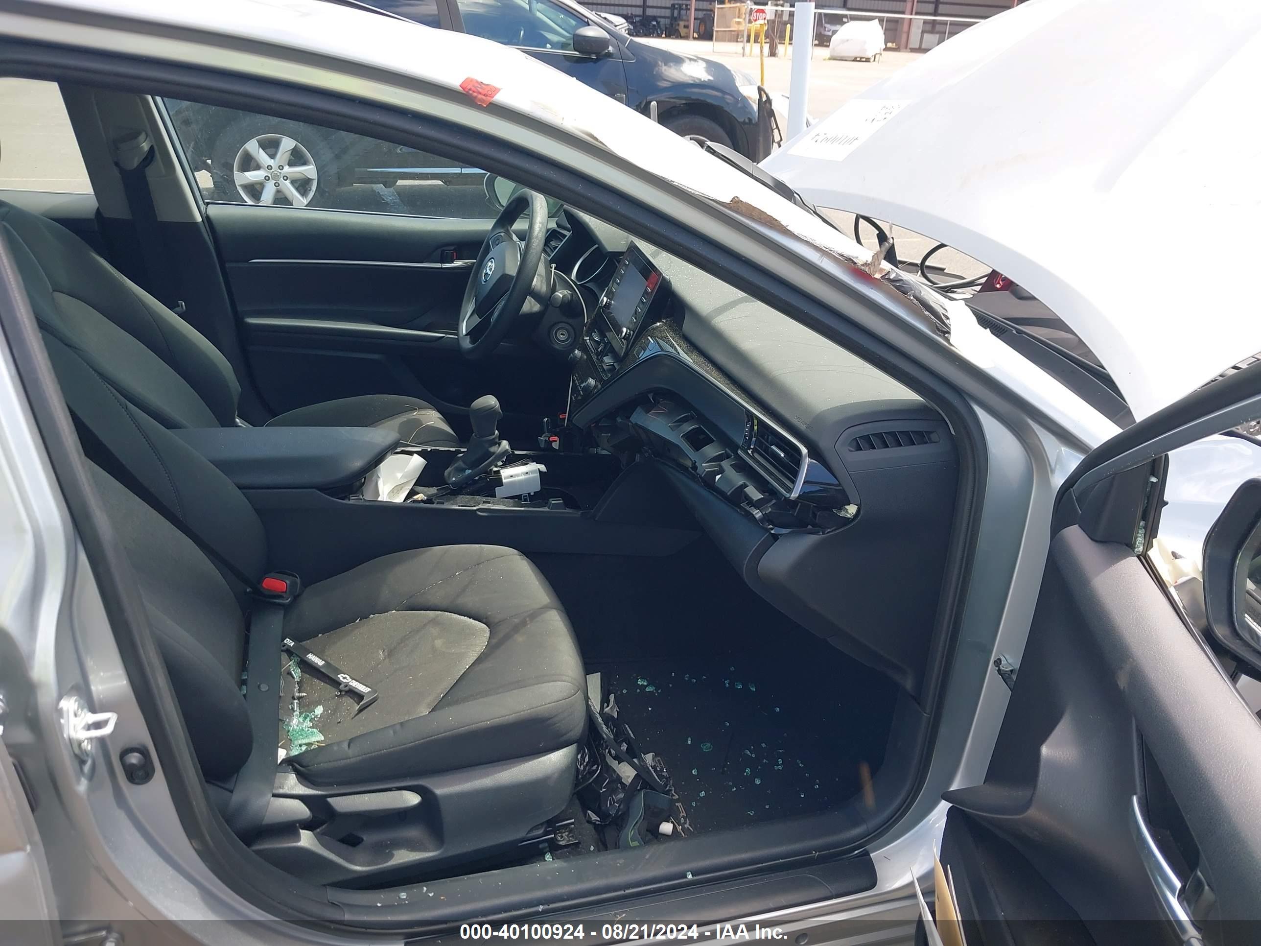 TOYOTA CAMRY image 5