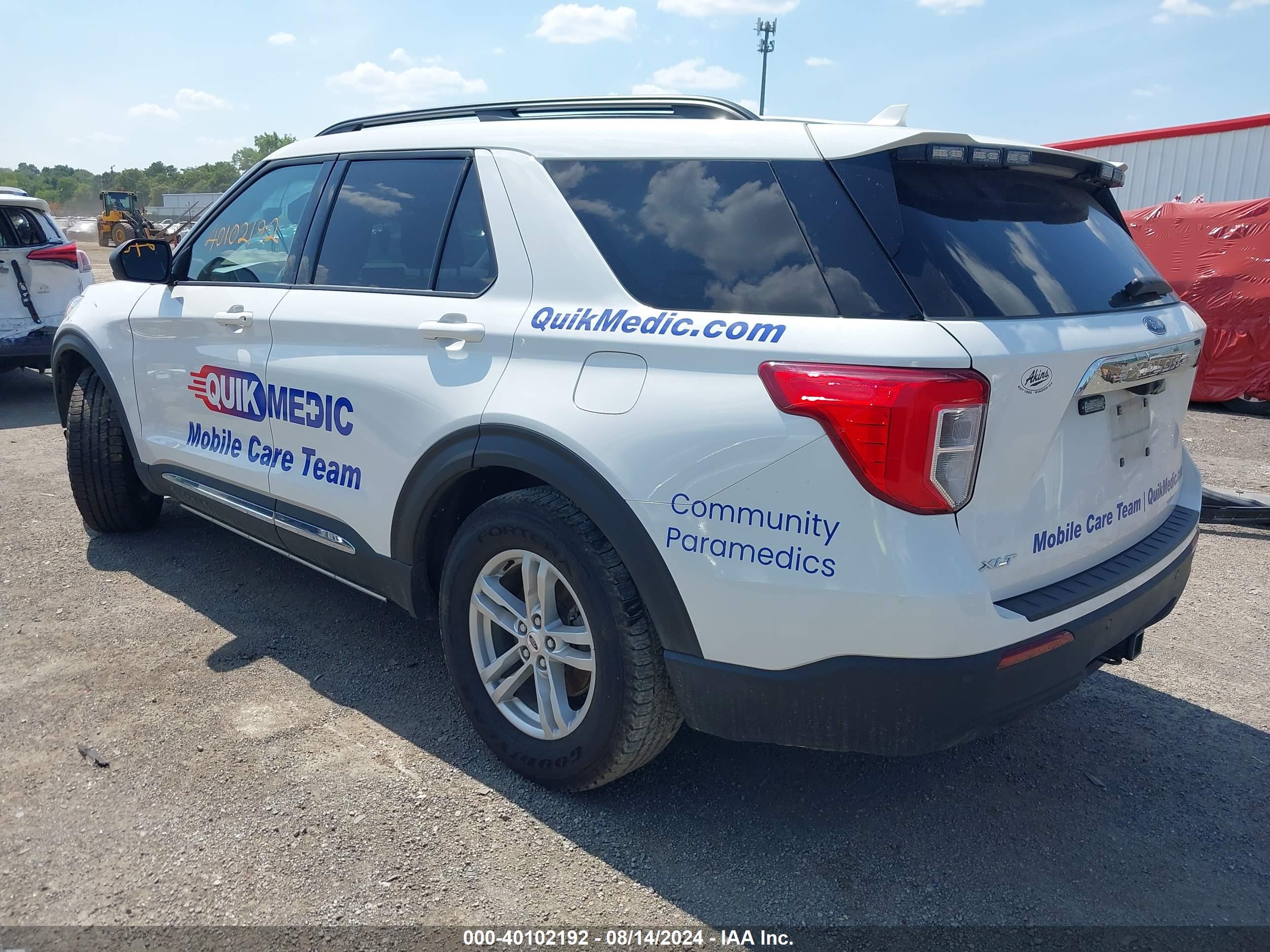 FORD EXPLORER image 3