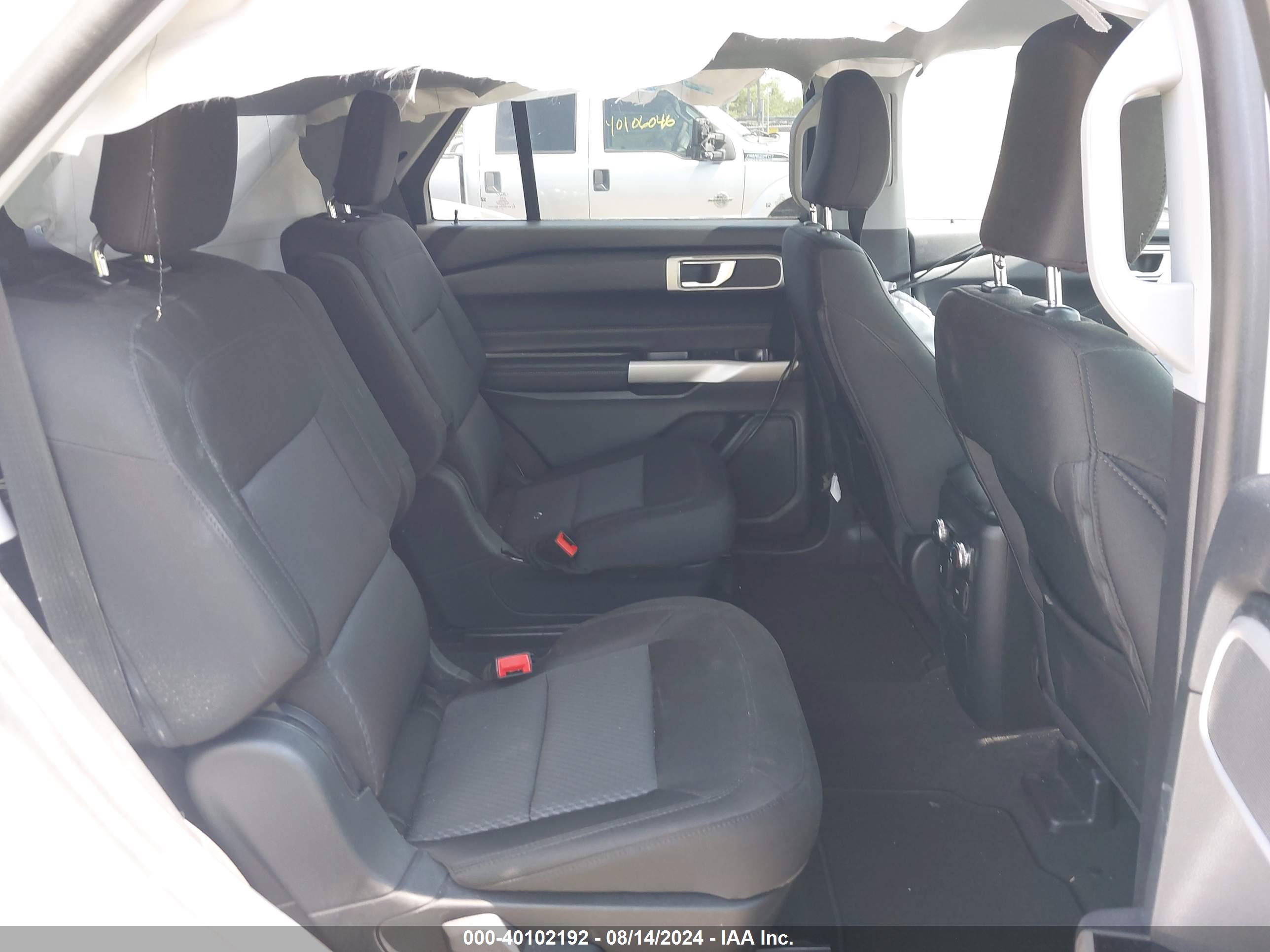 FORD EXPLORER image 8