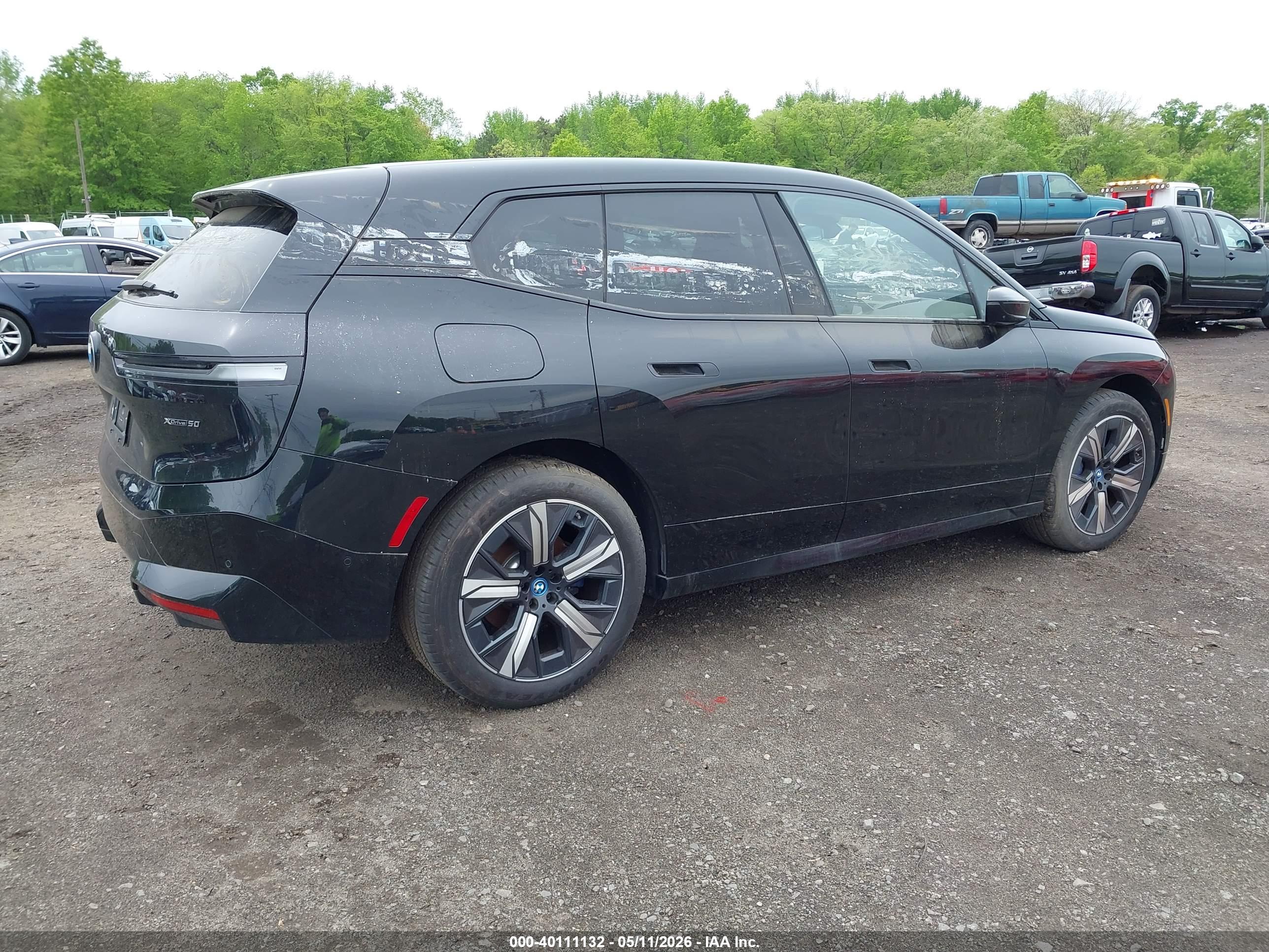 BMW IX image 4