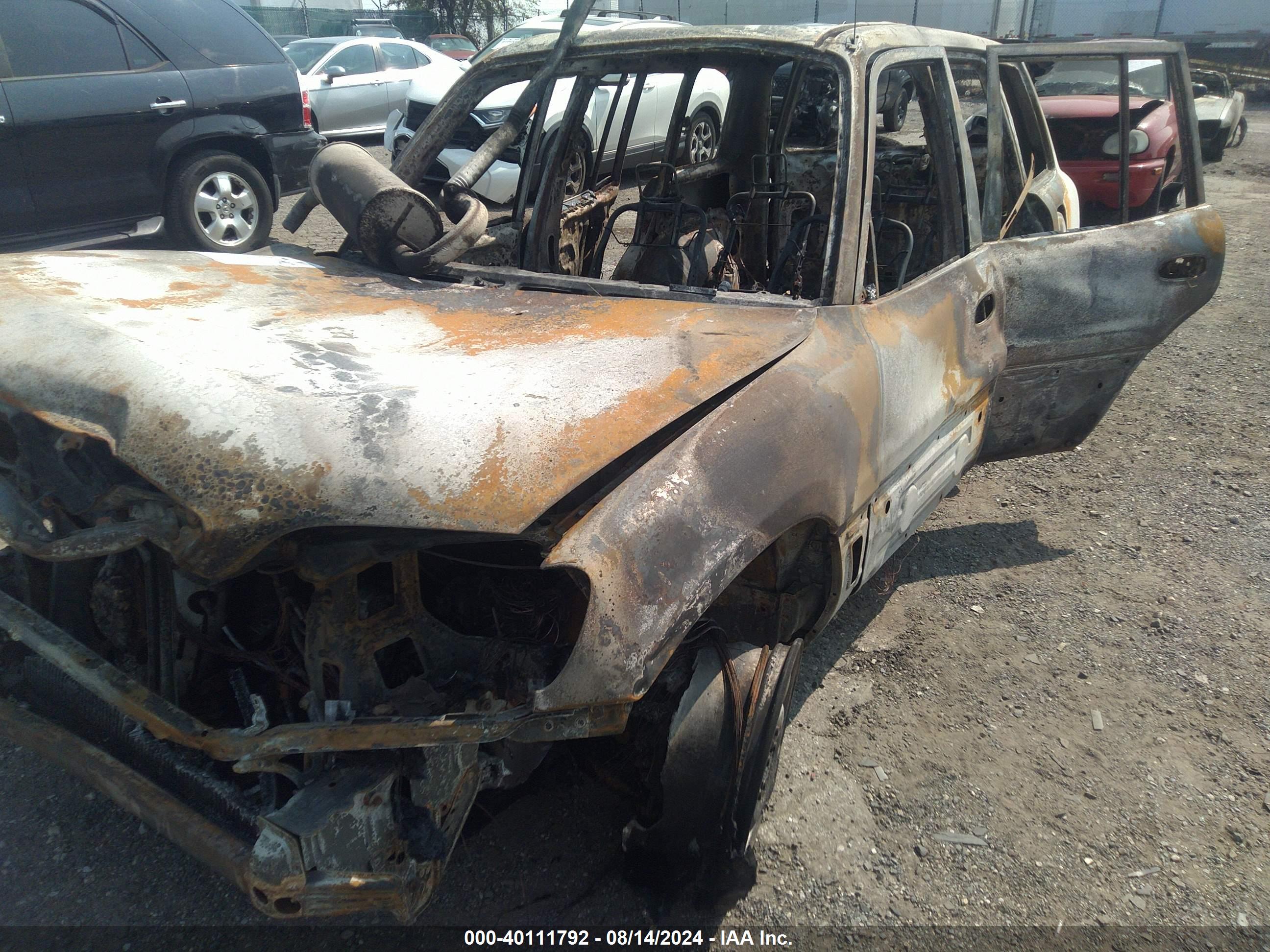 TOYOTA RAV4 image 2