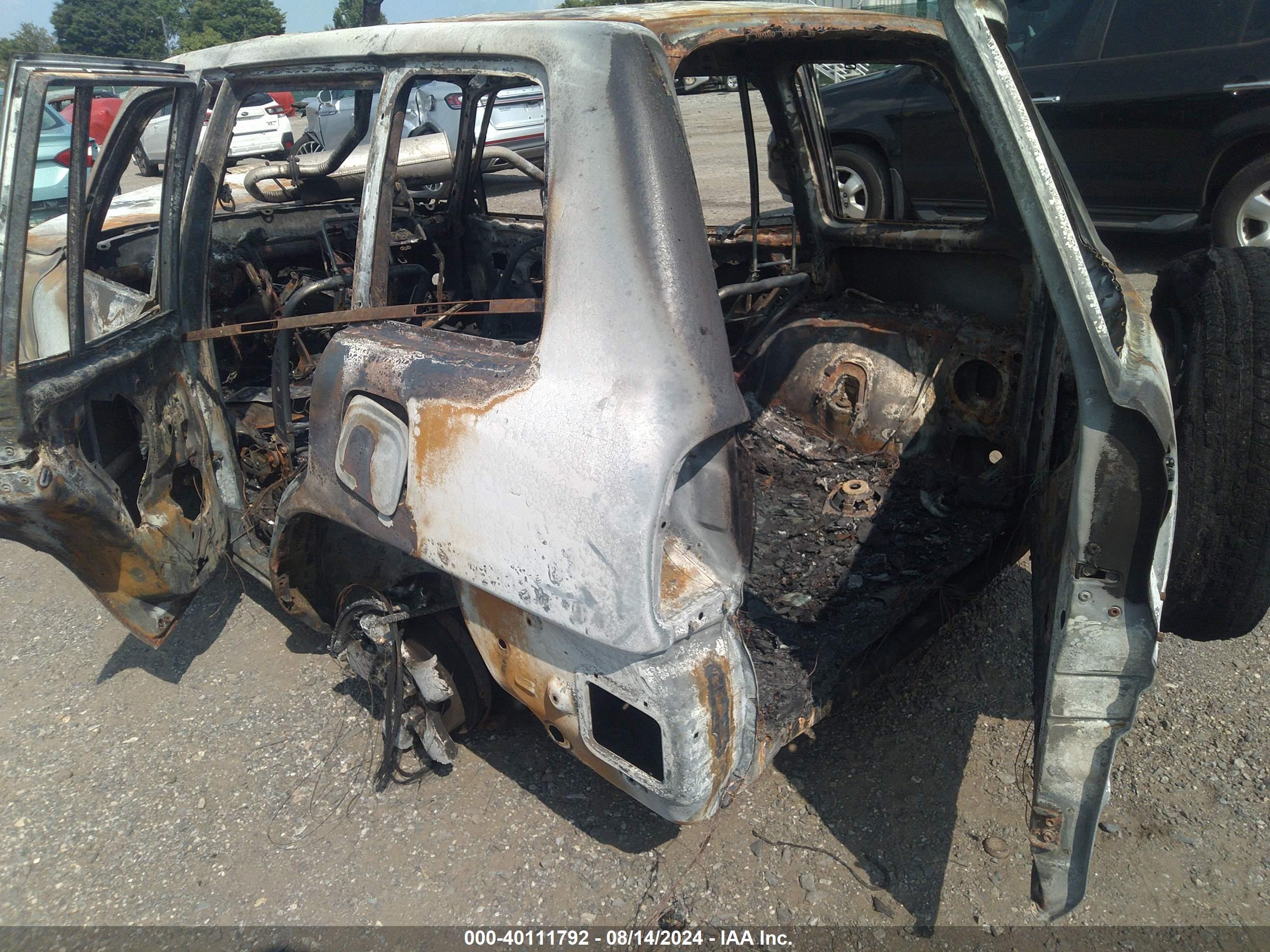 TOYOTA RAV4 image 3