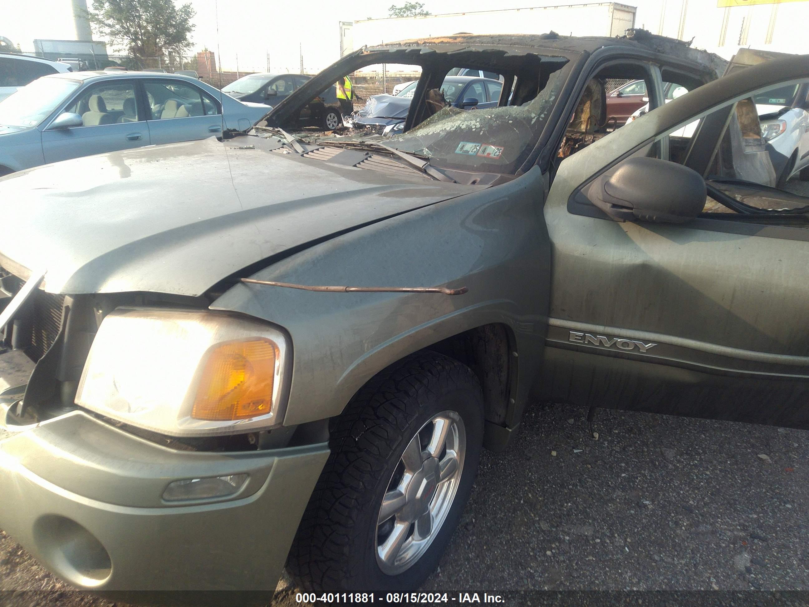 GMC ENVOY image 2
