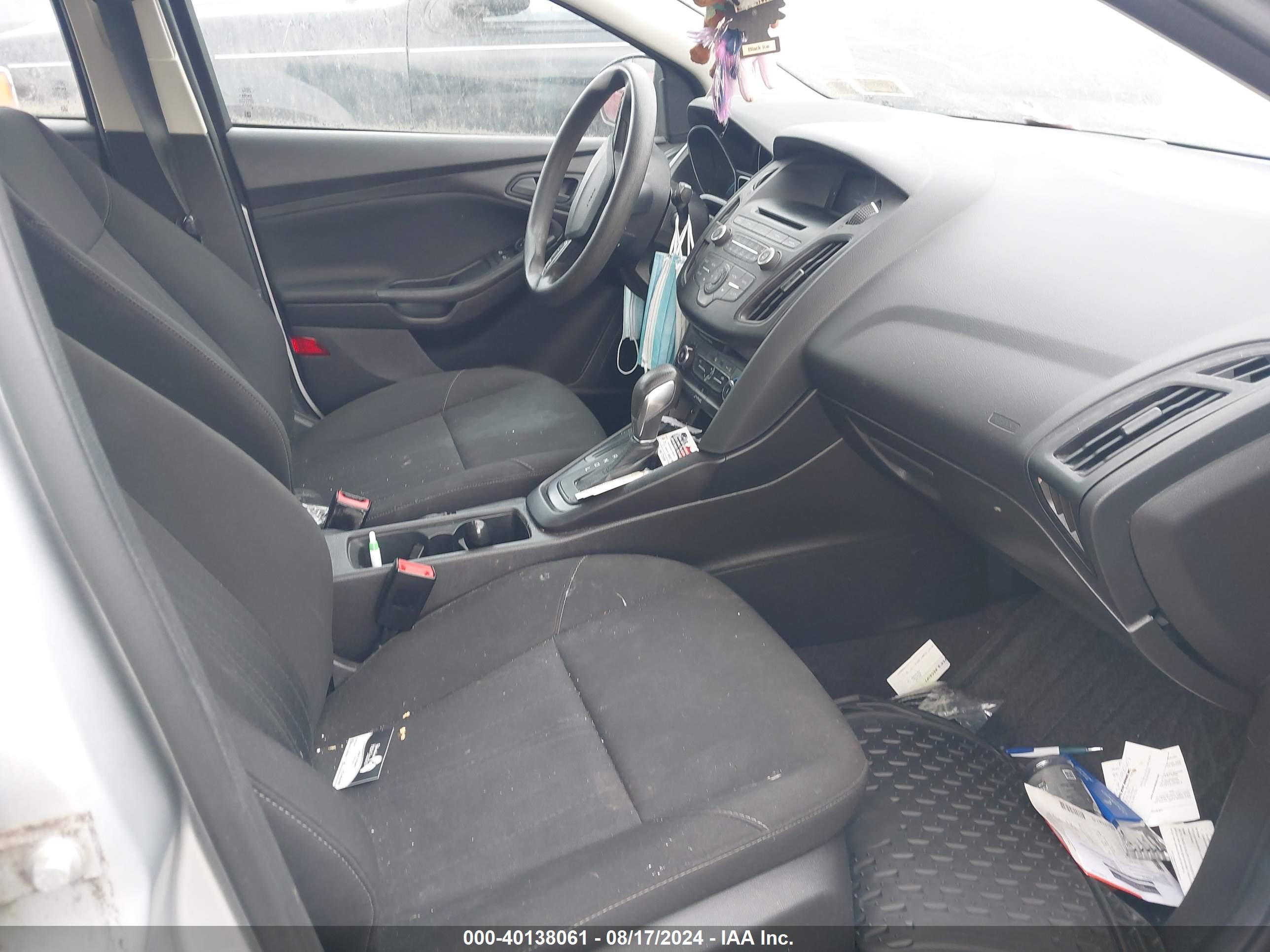 FORD FOCUS image 5