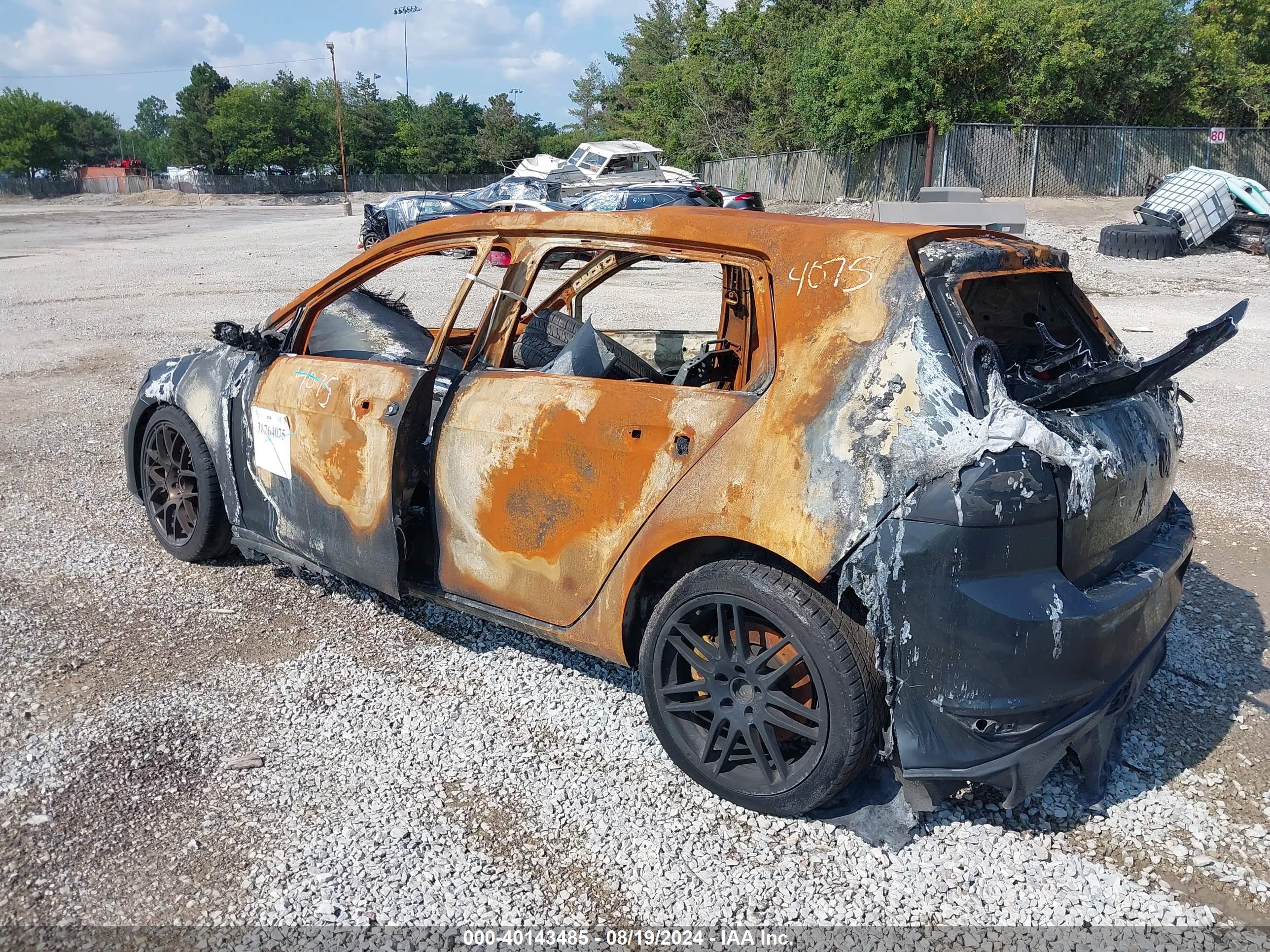 VOLKSWAGEN GOLF image 3