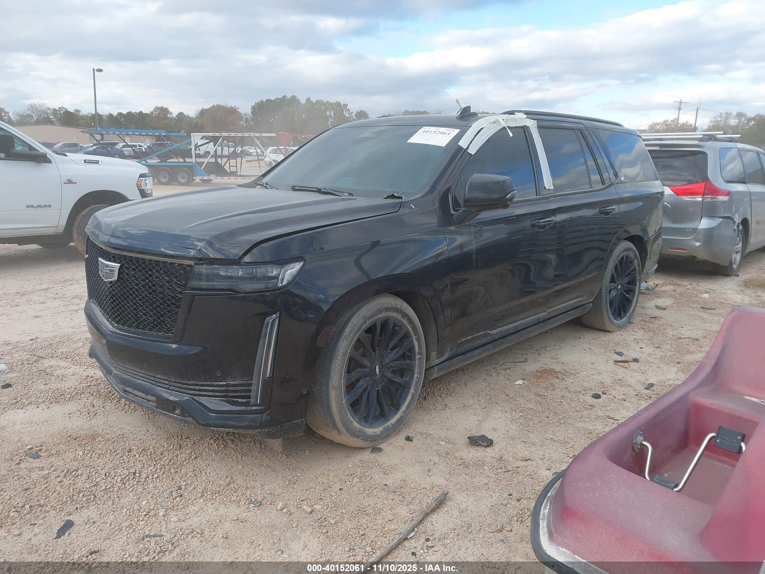 CADILLAC ESCALADE image 2