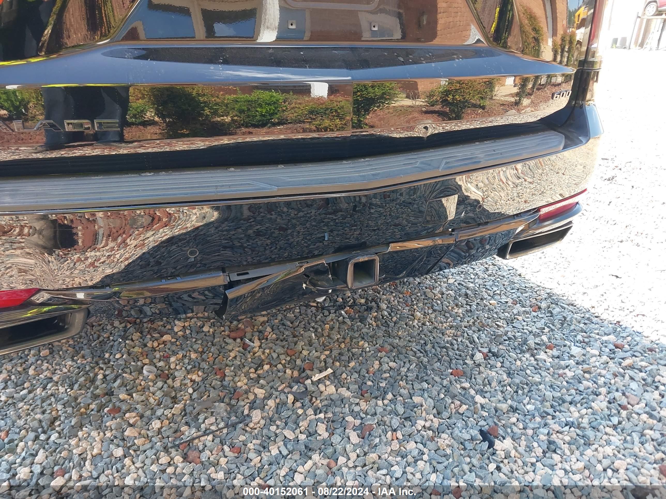 CADILLAC ESCALADE image 6