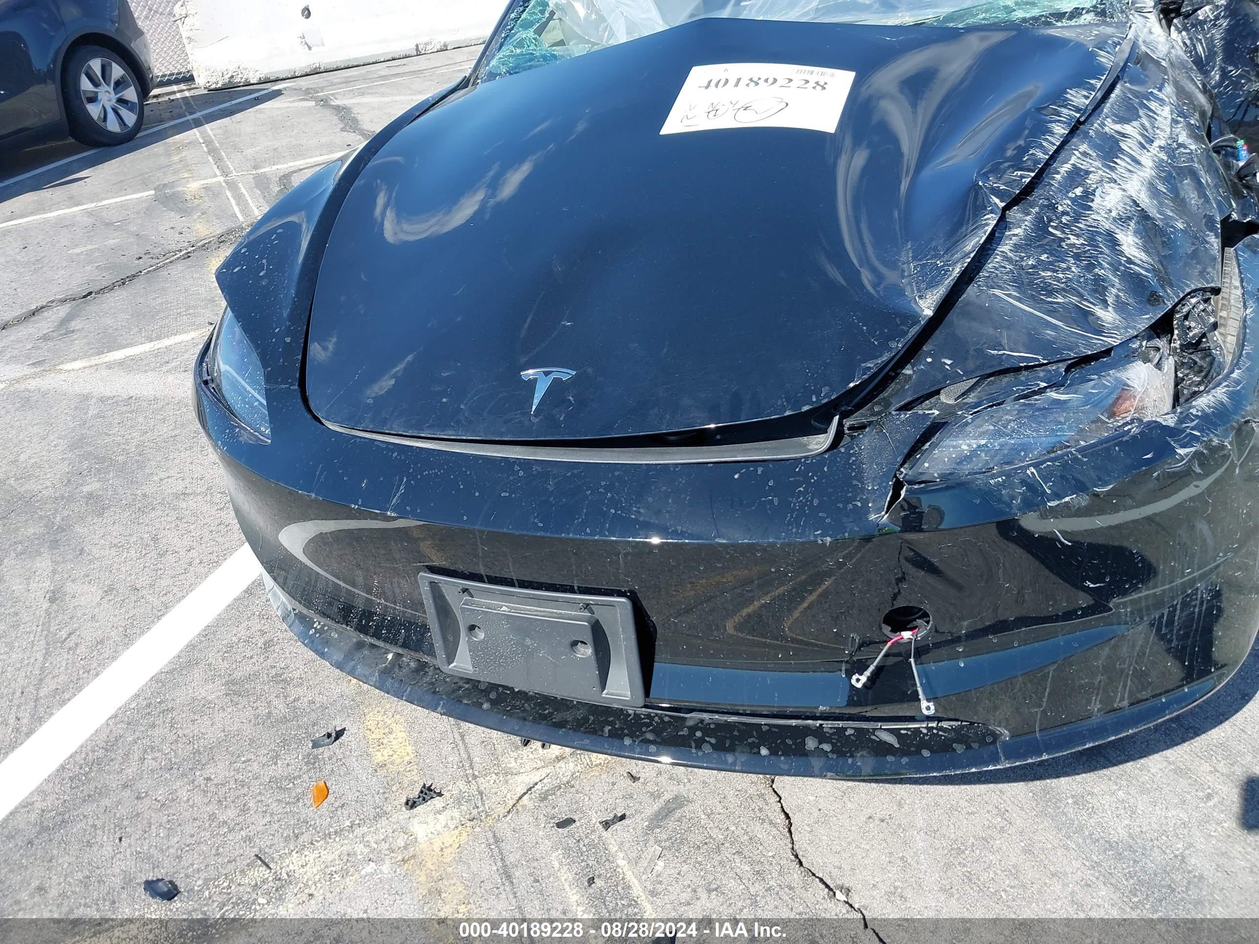 TESLA MODEL image 10