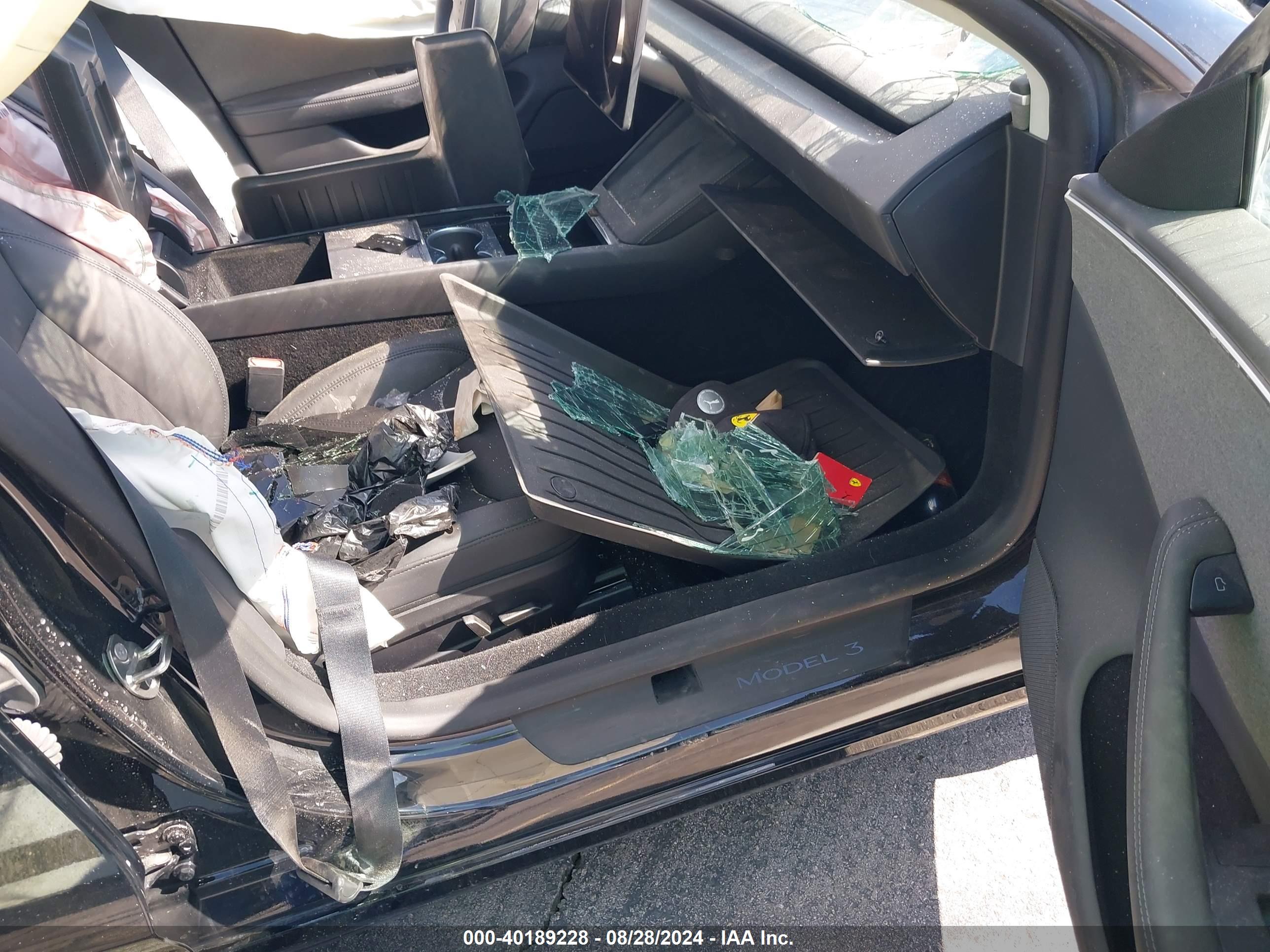 TESLA MODEL image 5