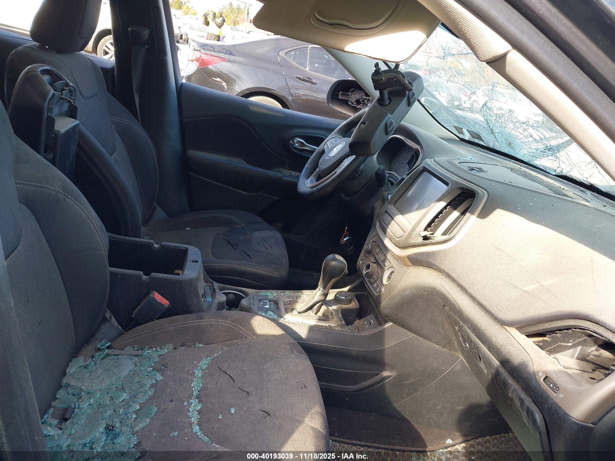 JEEP CHEROKEE image 5