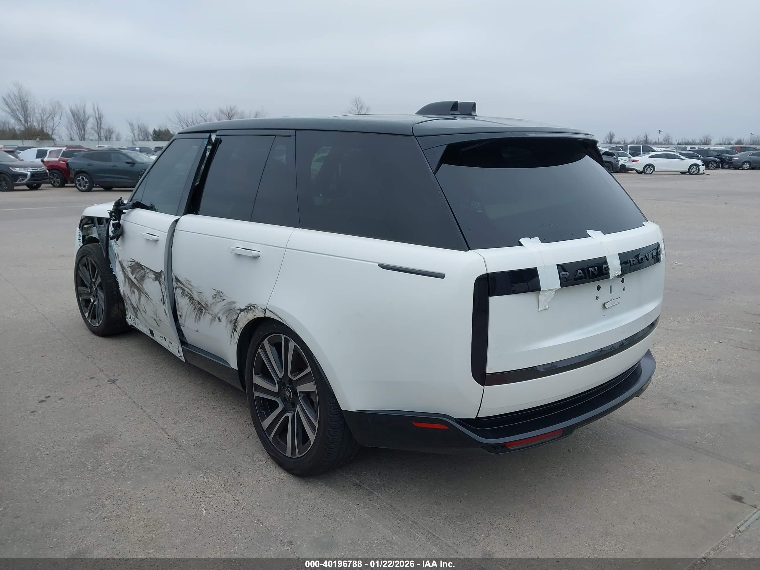 LAND ROVER image 3