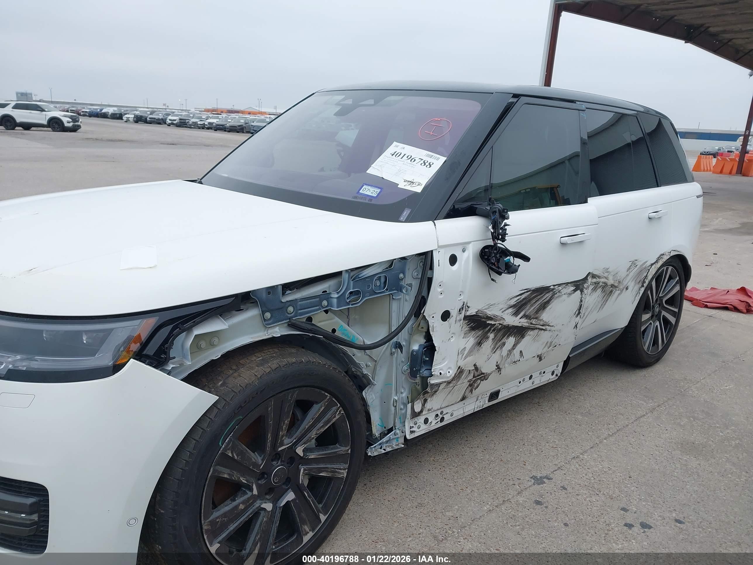 LAND ROVER image 6