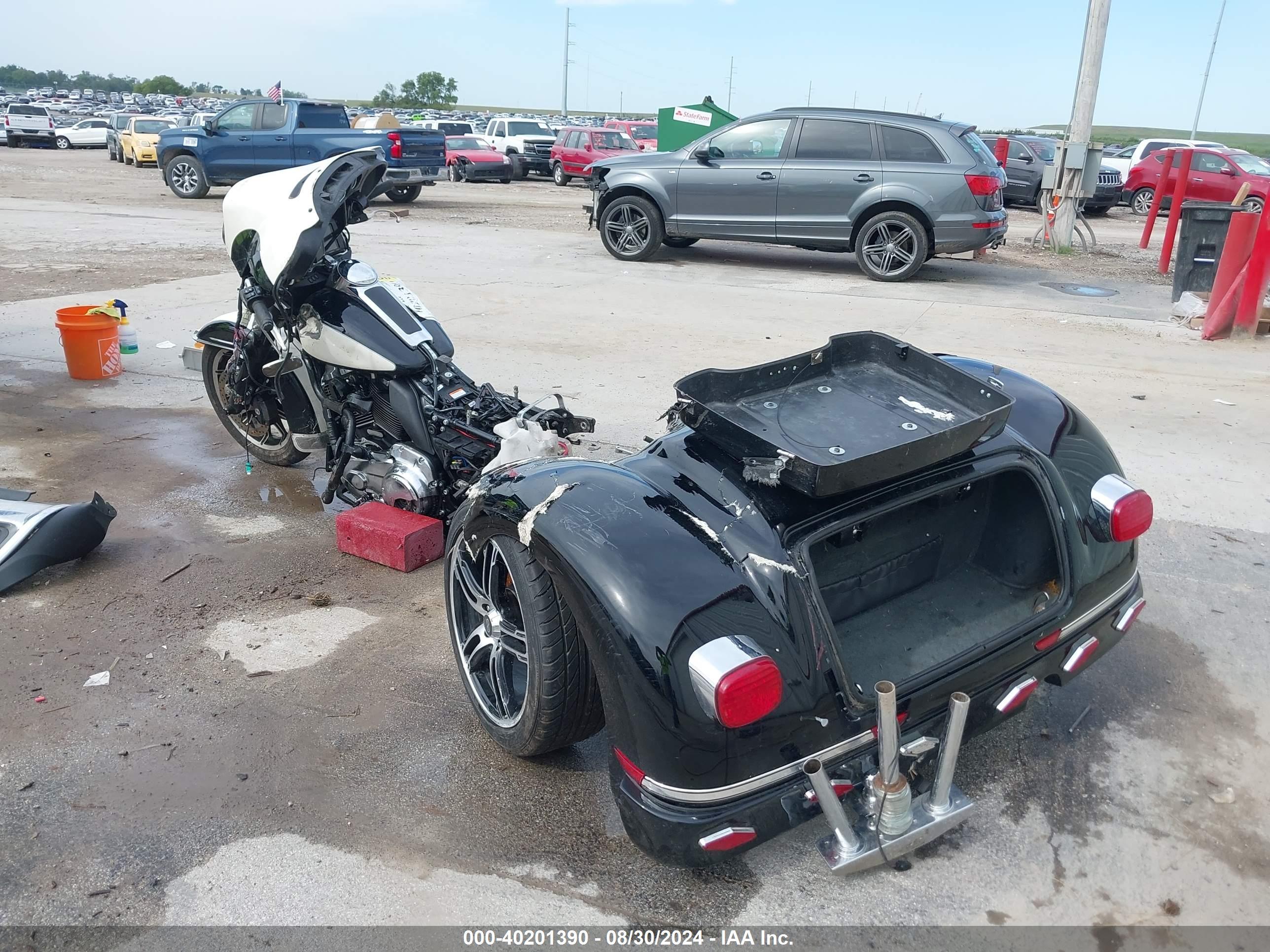 HARLEY-DAVIDSON FLHTP image 3