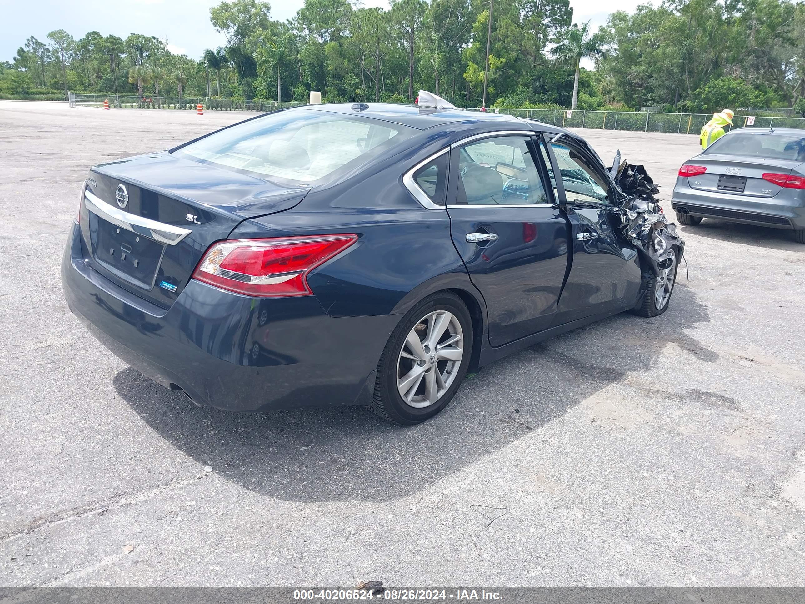 NISSAN ALTIMA image 4