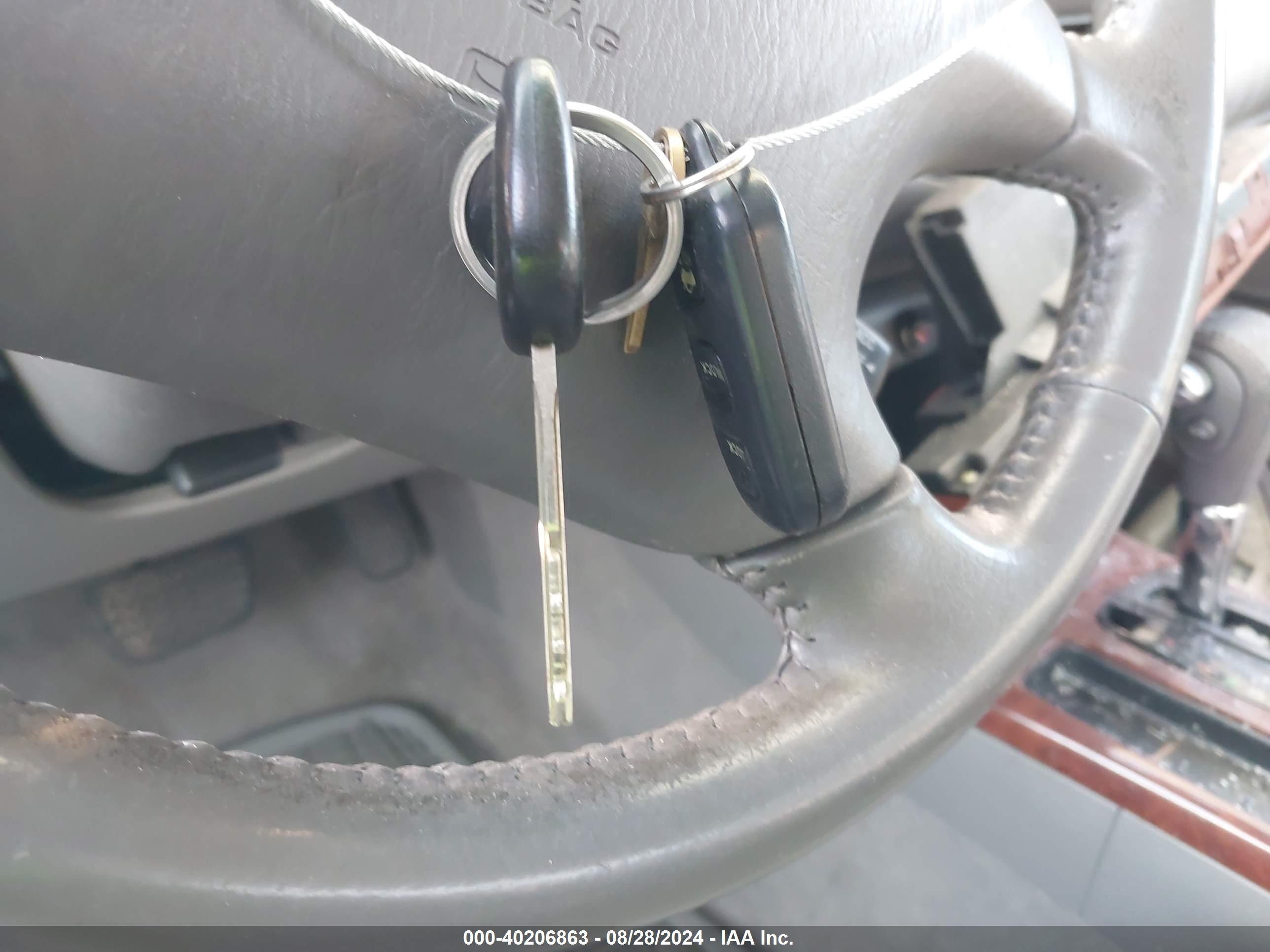 TOYOTA CAMRY image 11